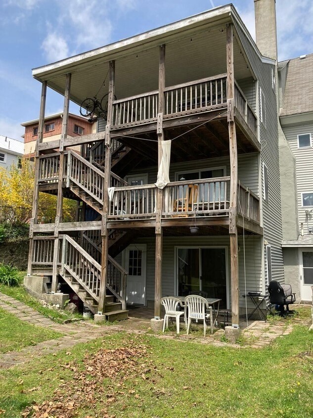 122 Westbourne Ter # B Property Photo 16