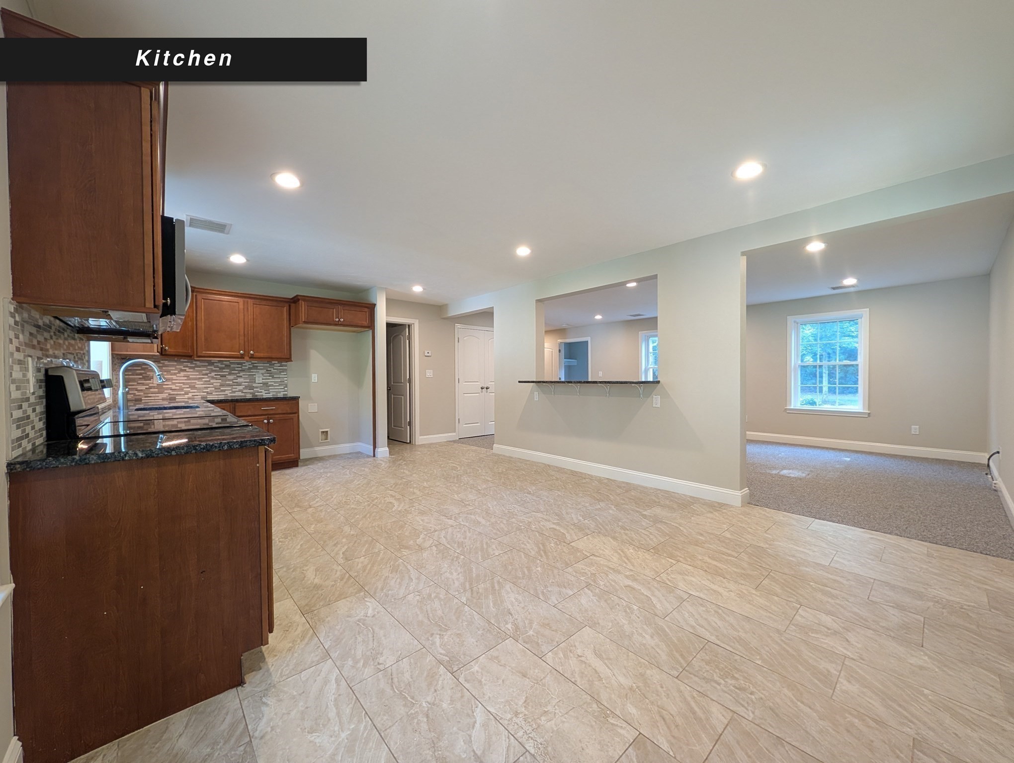 17 Deane St # A Property Photo 9