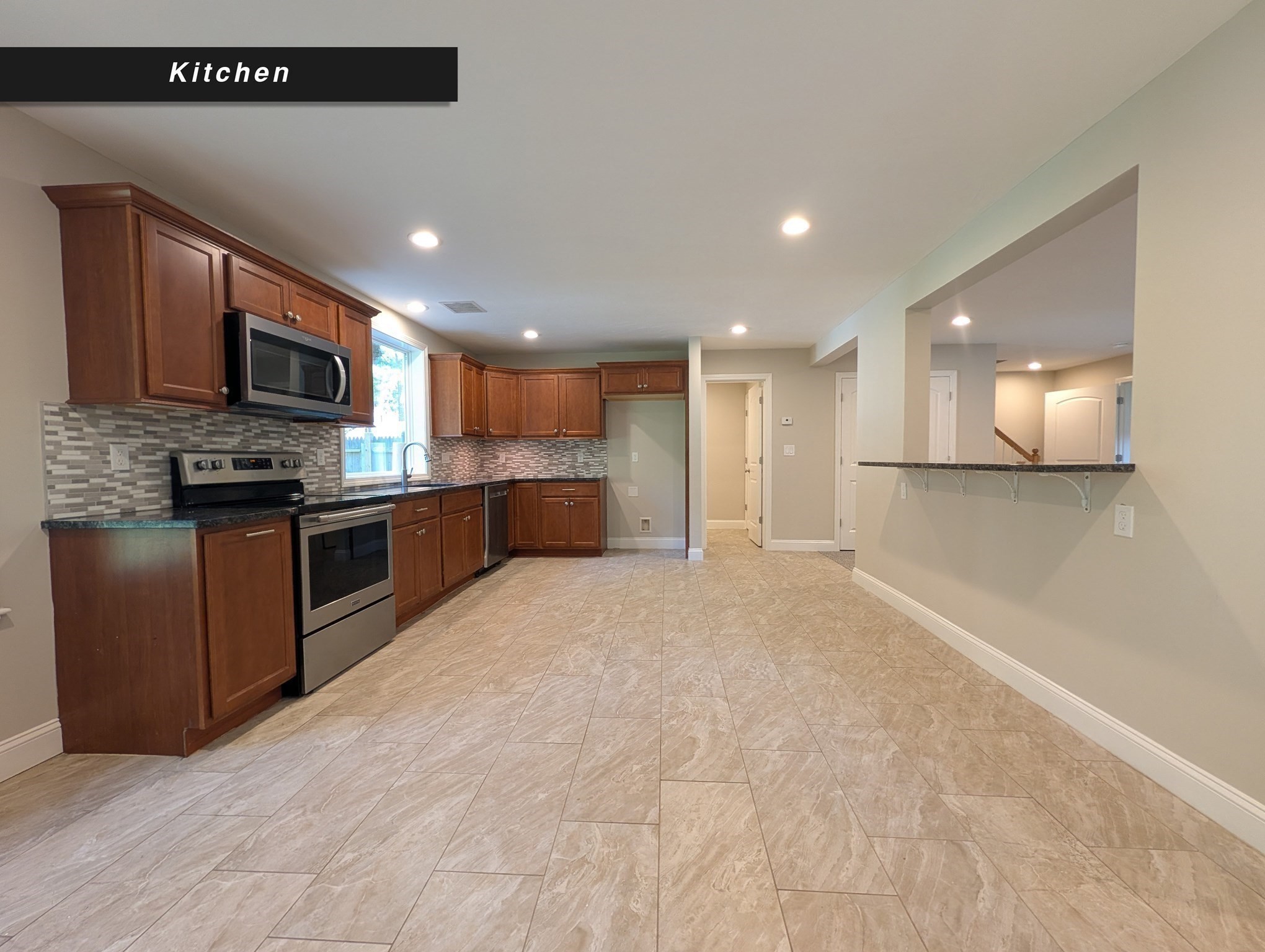 17 Deane St # A Property Photo 10