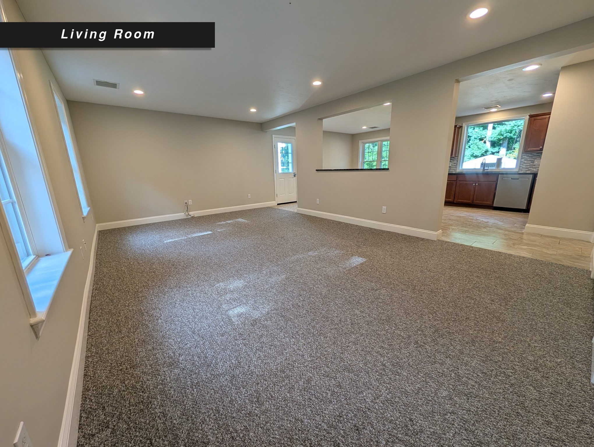 17 Deane St # A Property Photo 16