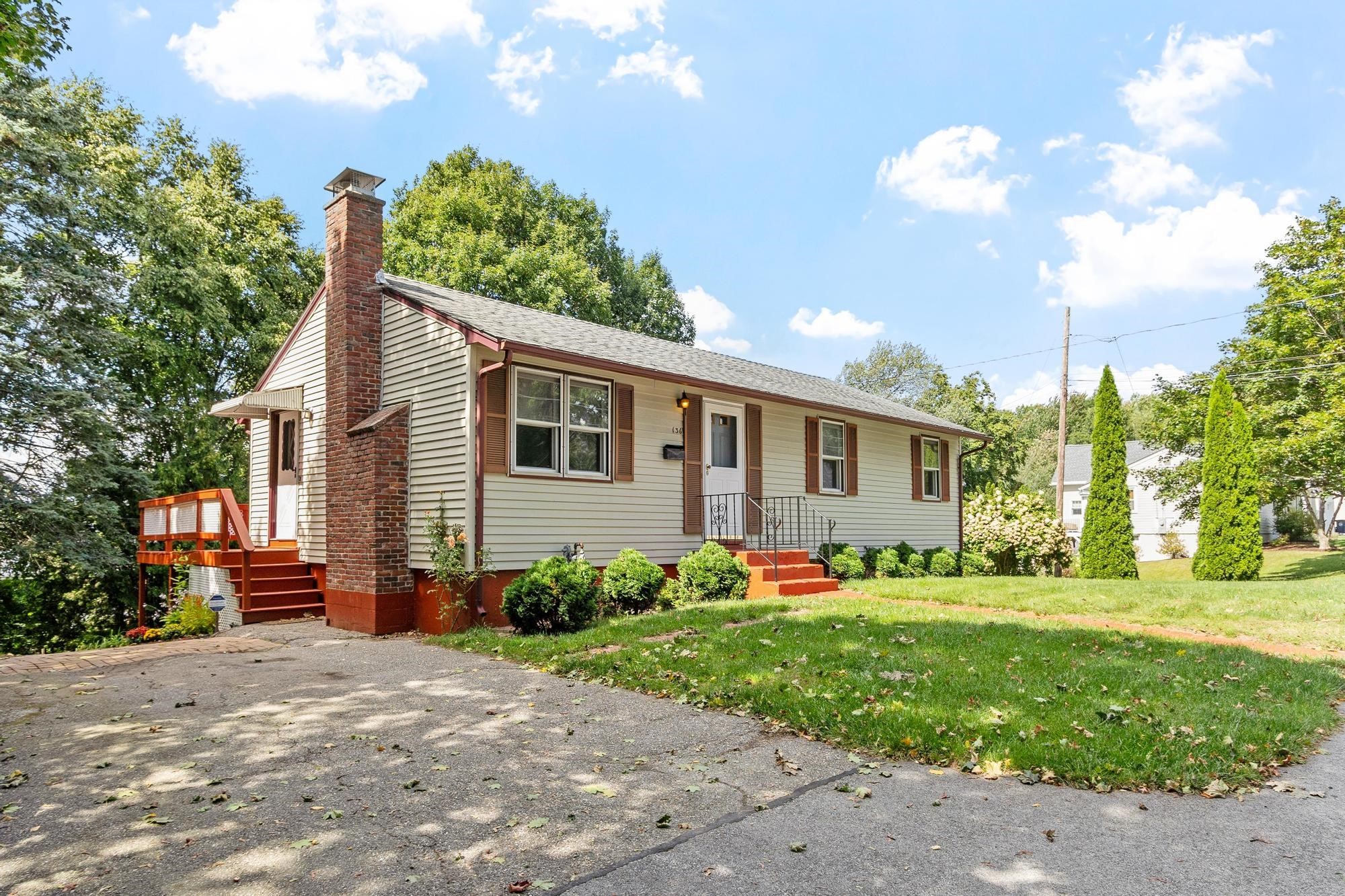 136 Ridge Rd Property Photo 1