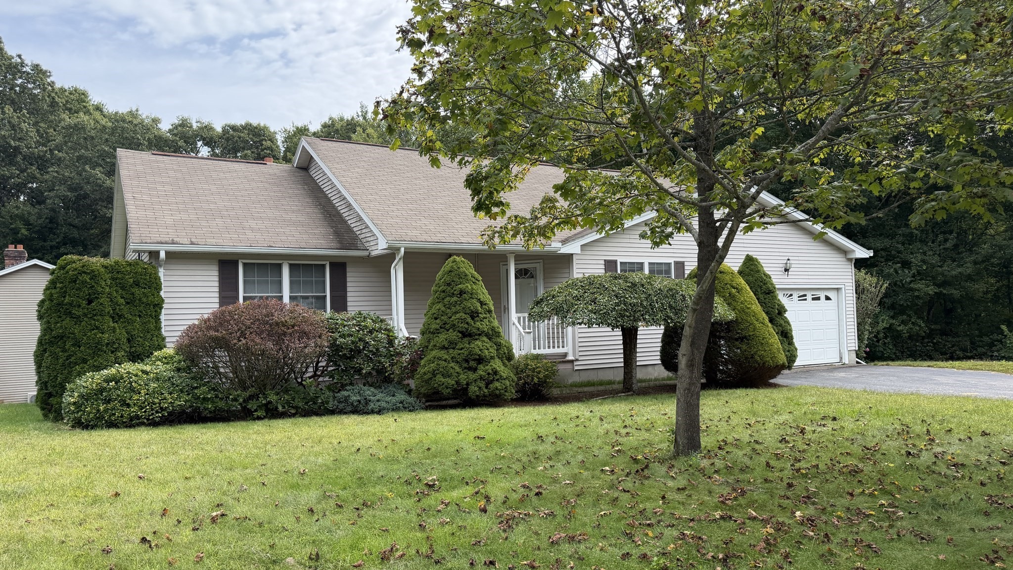 12 Deerfield Cir Property Photo 1
