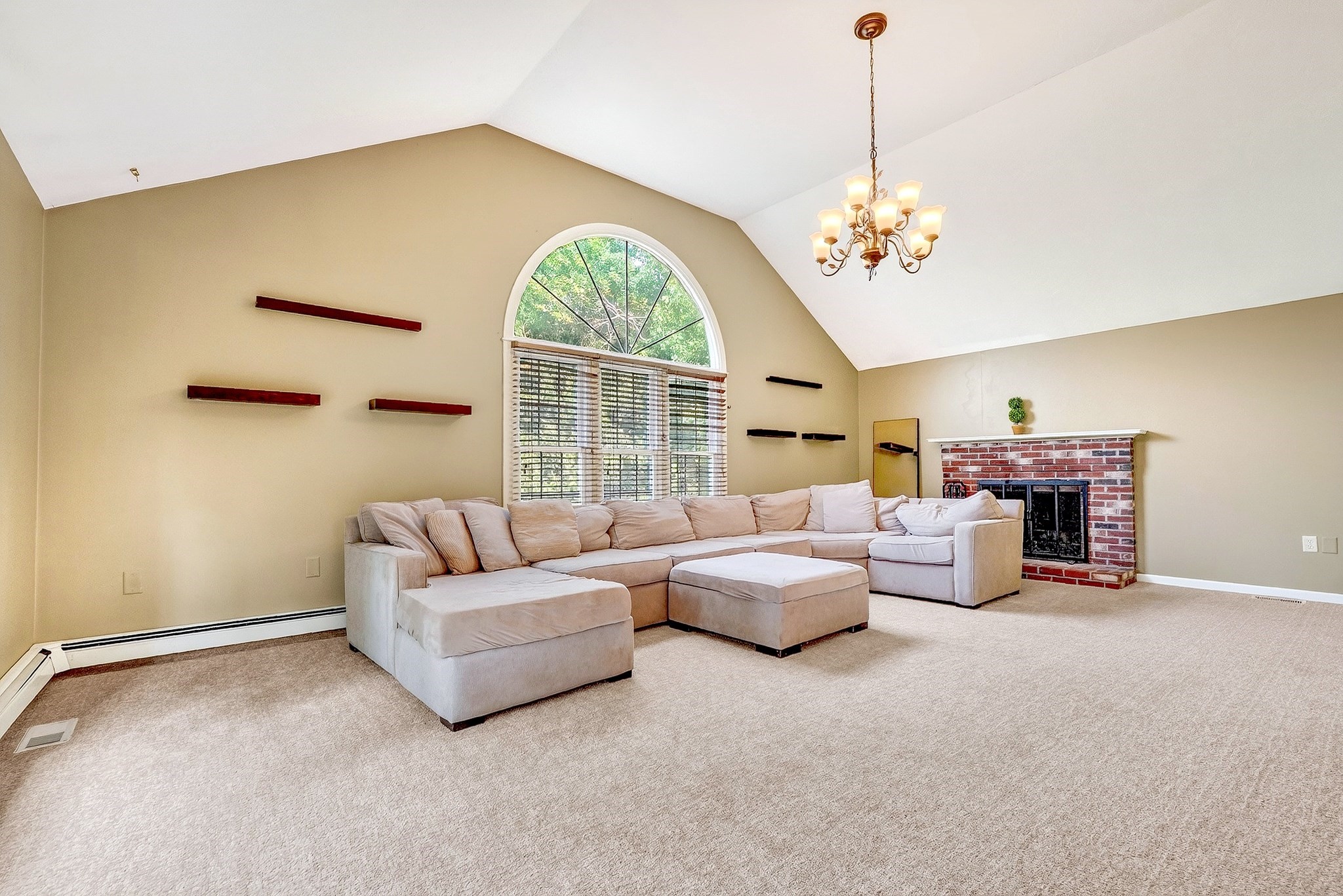 27 Field Pond Rd Property Photo 6