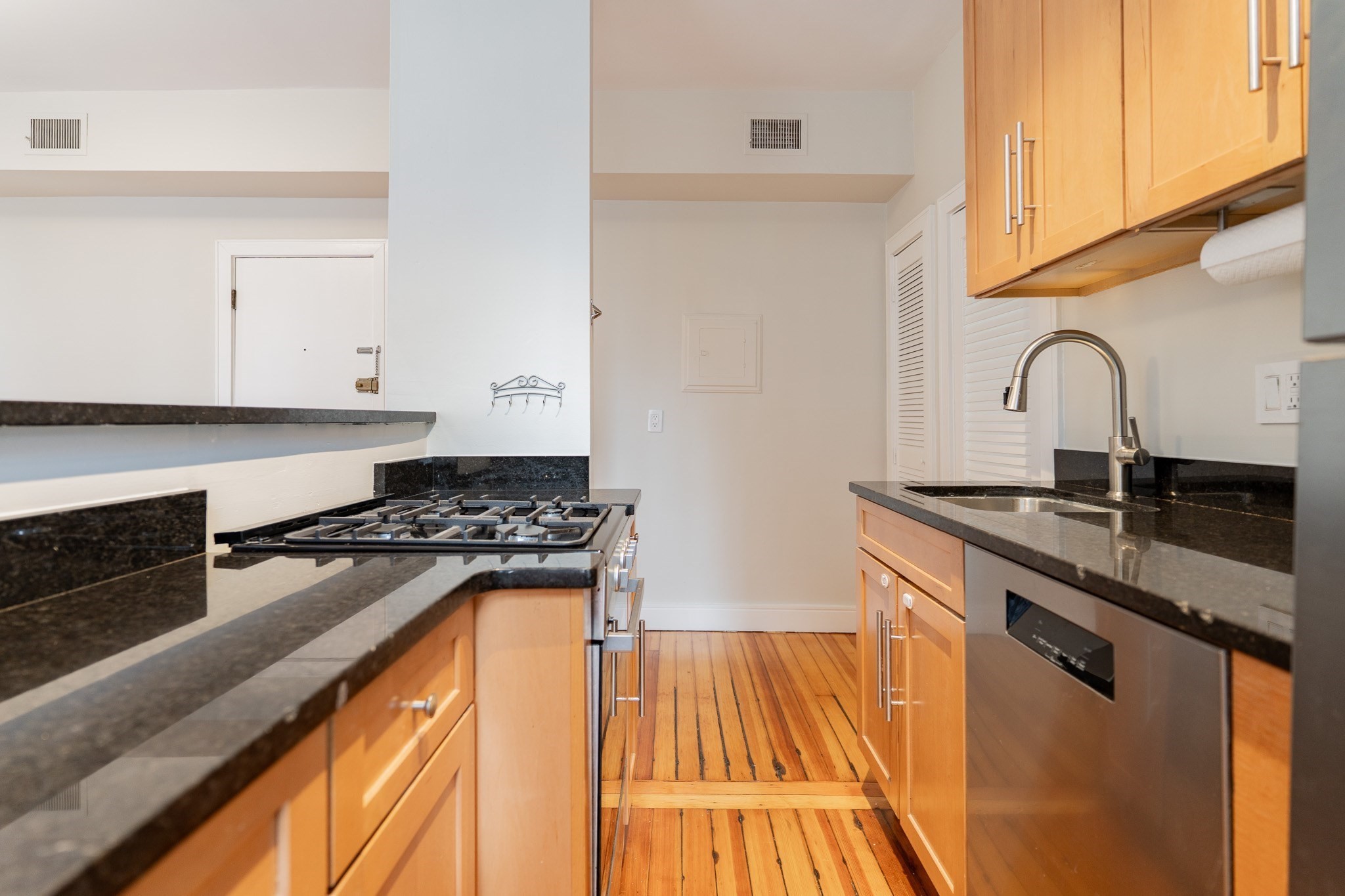 9 Revere St # 5 Property Photo 7