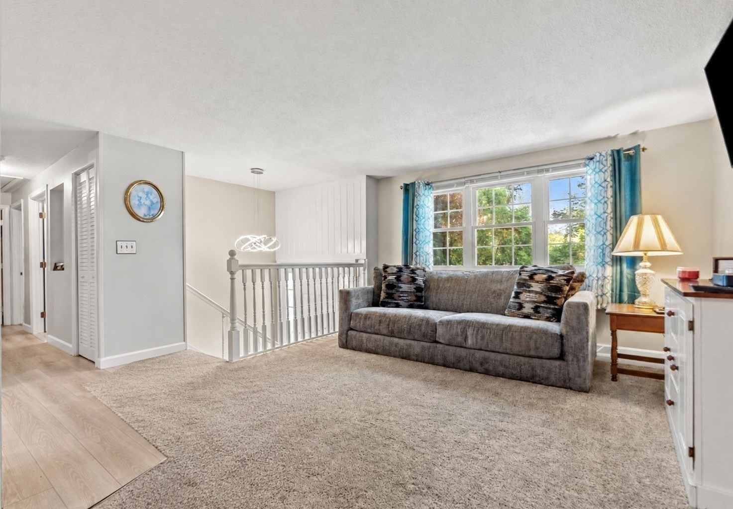 15 Sharyn Circle Property Photo 3