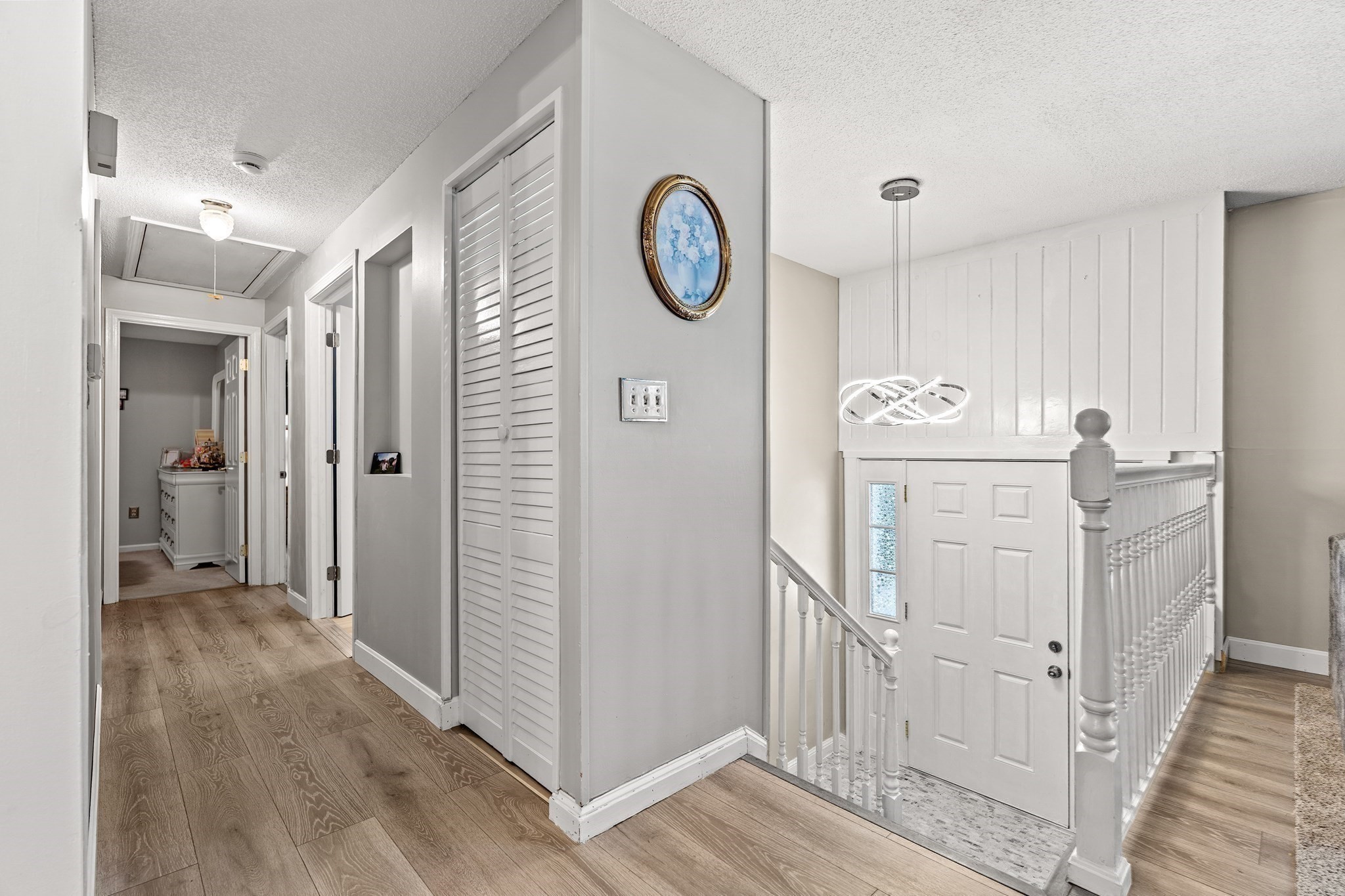 15 Sharyn Circle Property Photo 8