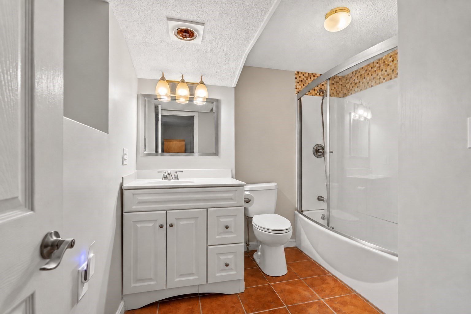 15 Sharyn Circle Property Photo 14