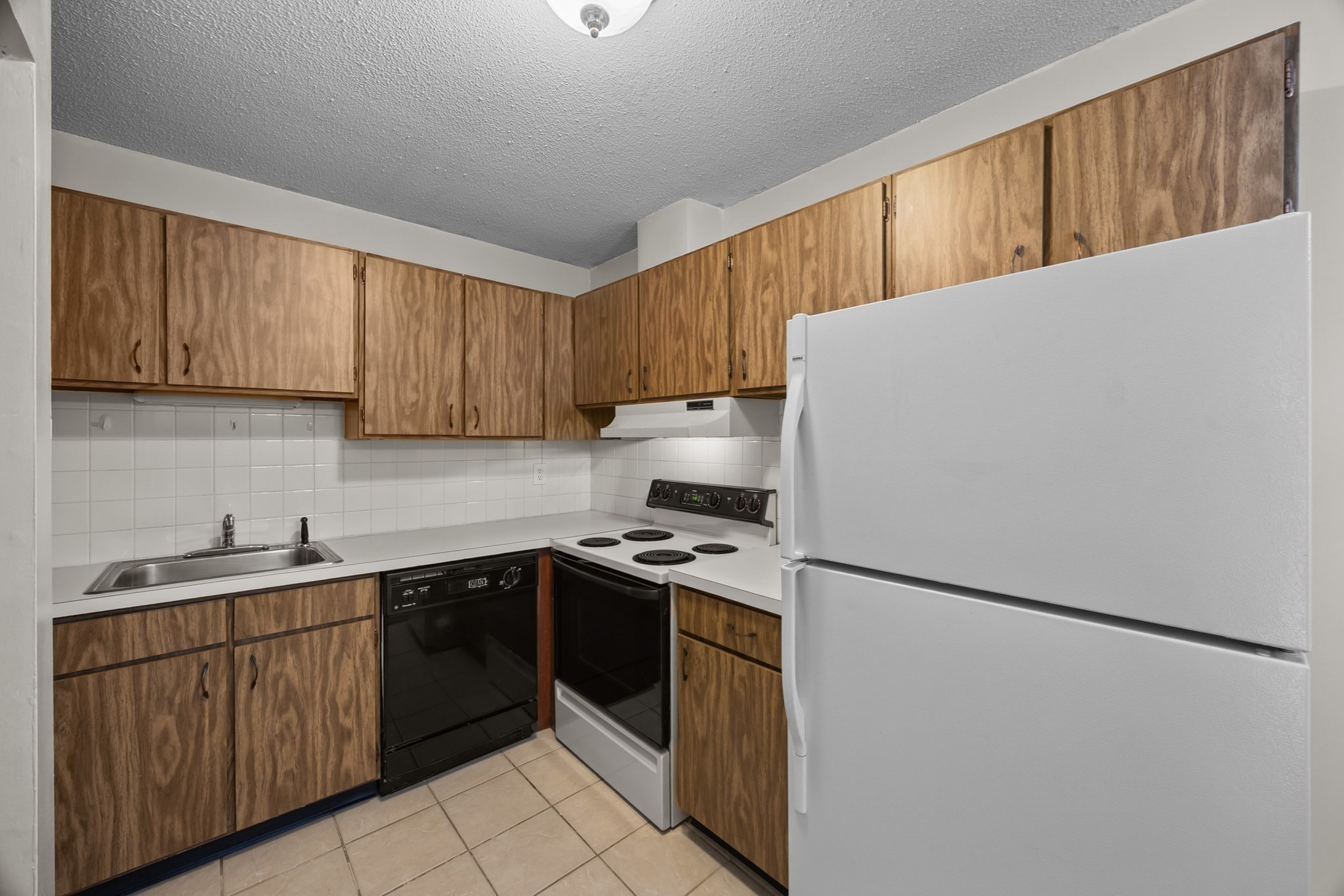 9 Thayer Pond Dr # 8 Property Photo 3