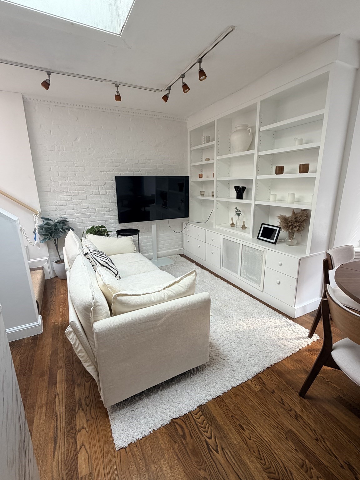 11 Cazenove # 4 Property Photo 1