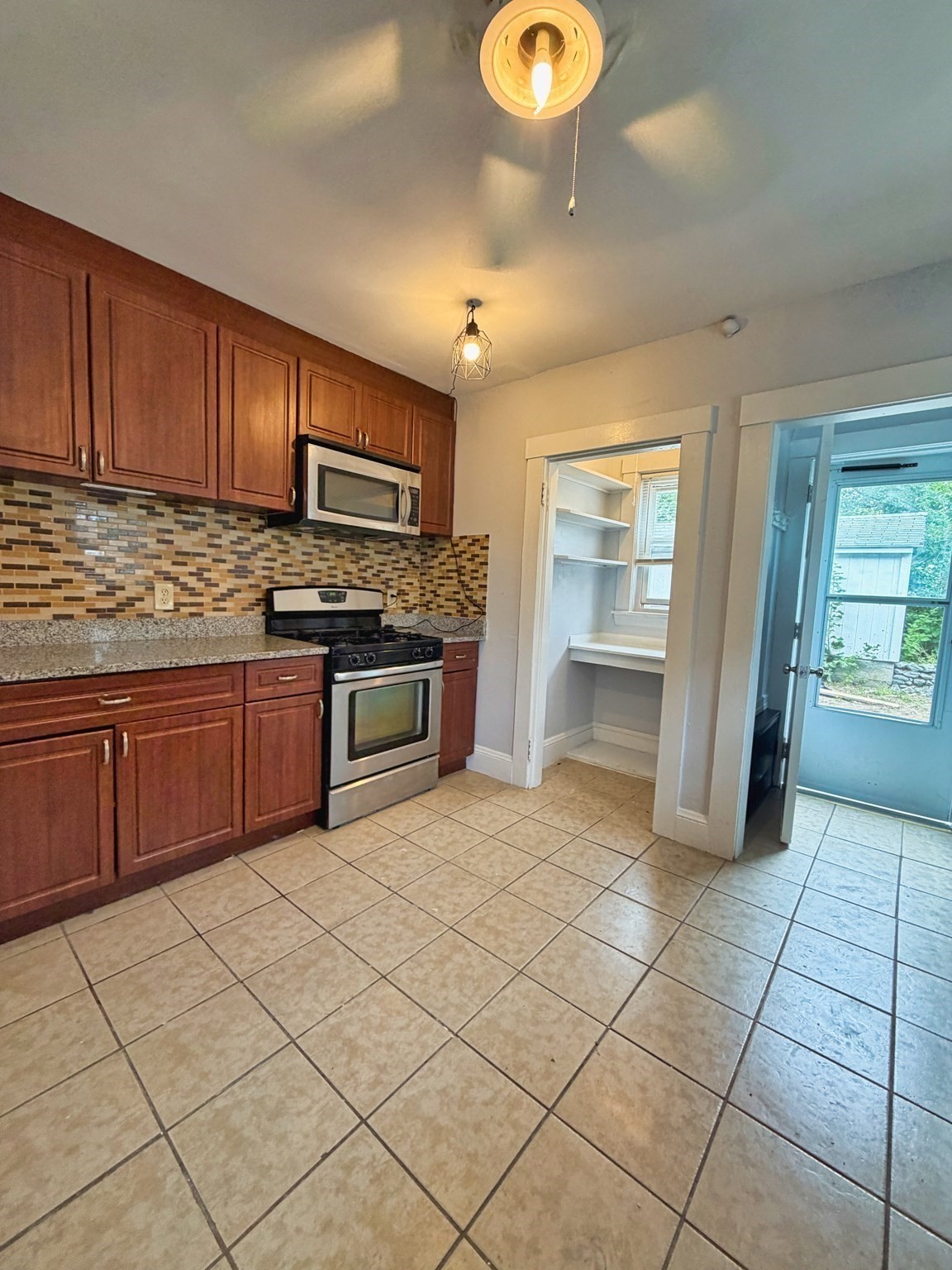 1186 Chestnut St # 1186 Property Photo 3