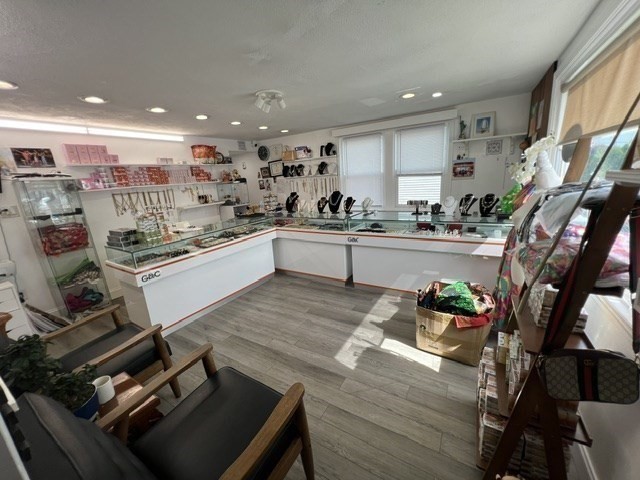 1535 Middlesex Street Property Photo 12