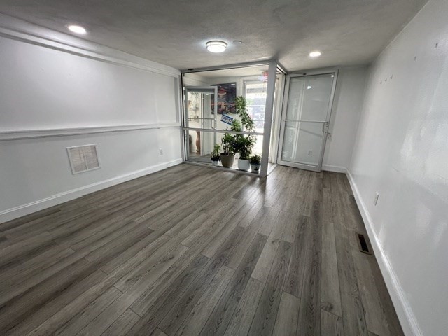 1535 Middlesex Street Property Photo 21