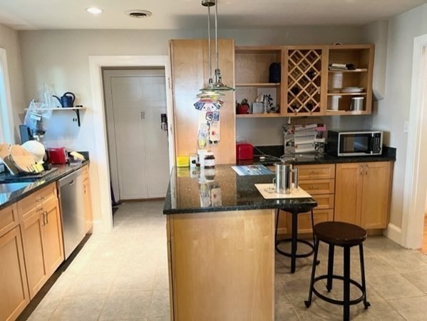 10 Duxbury Rd # 10 Property Photo 5