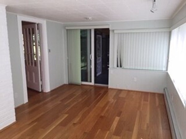 10 Duxbury Rd # 10 Property Photo 8