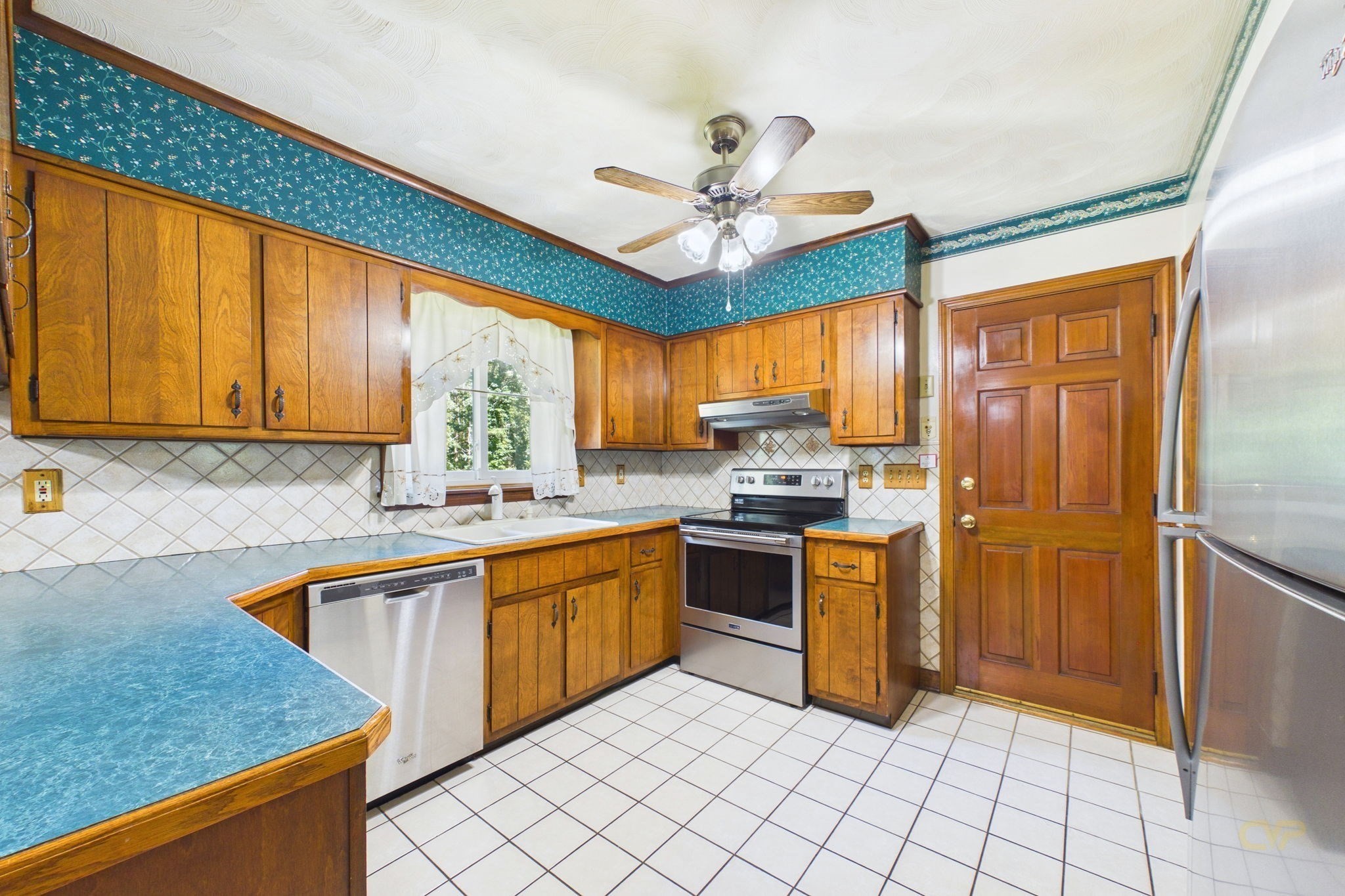 1541 N Hixville Rd Property Photo 8