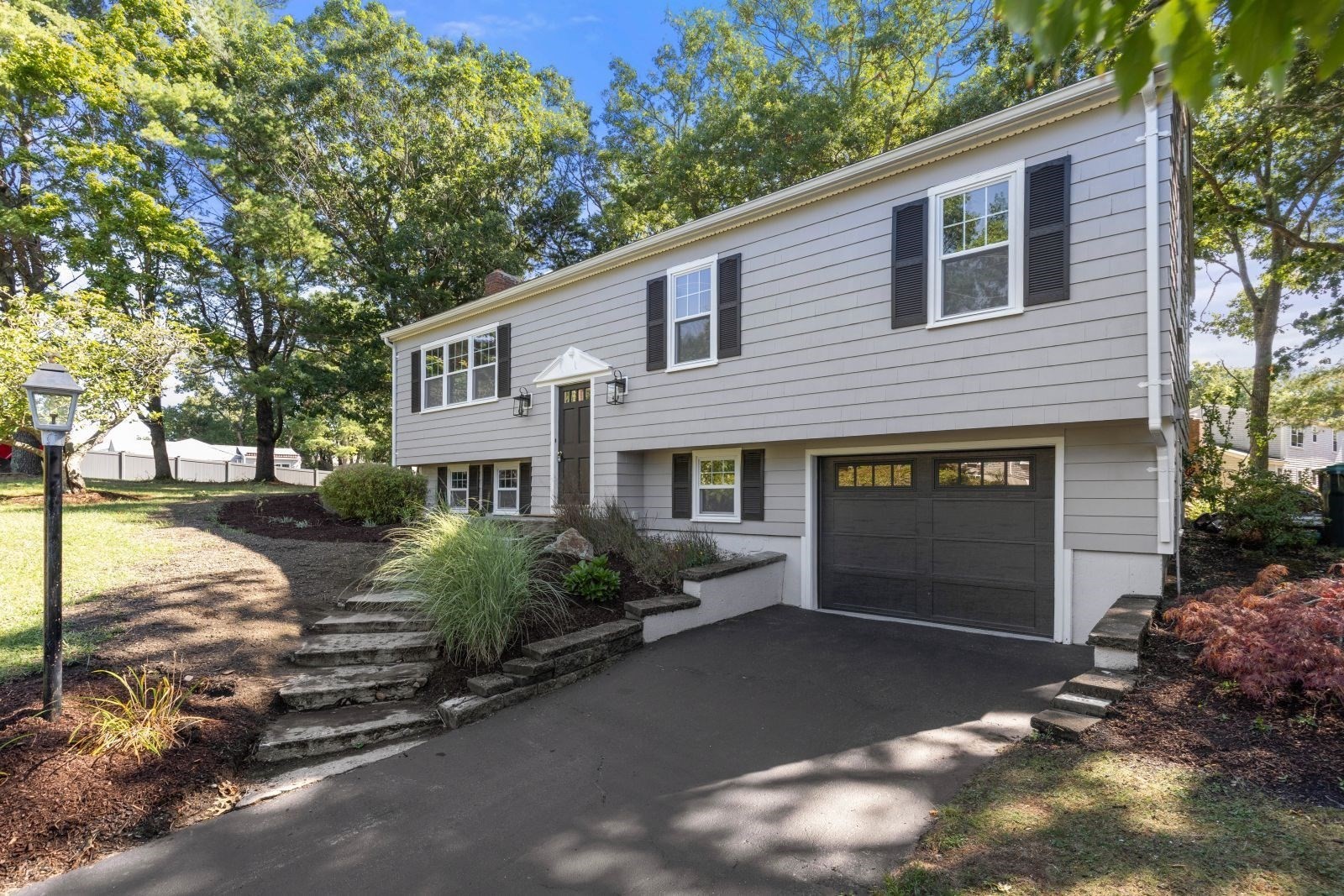 95 Blackmount Drive Property Photo 1
