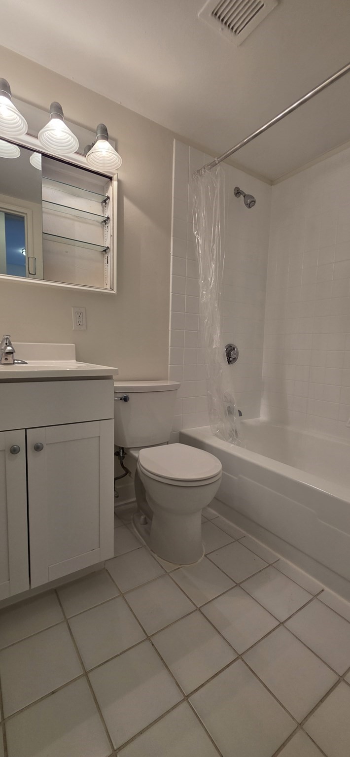 185 Freeman # 935 Property Photo 15