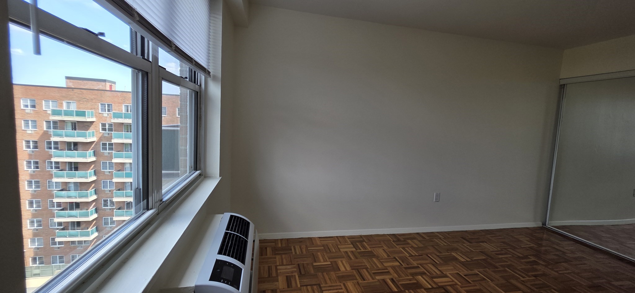 185 Freeman # 935 Property Photo 17