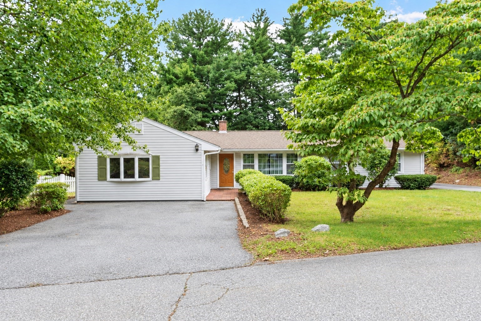 4 Algonquin Rd Property Photo 2