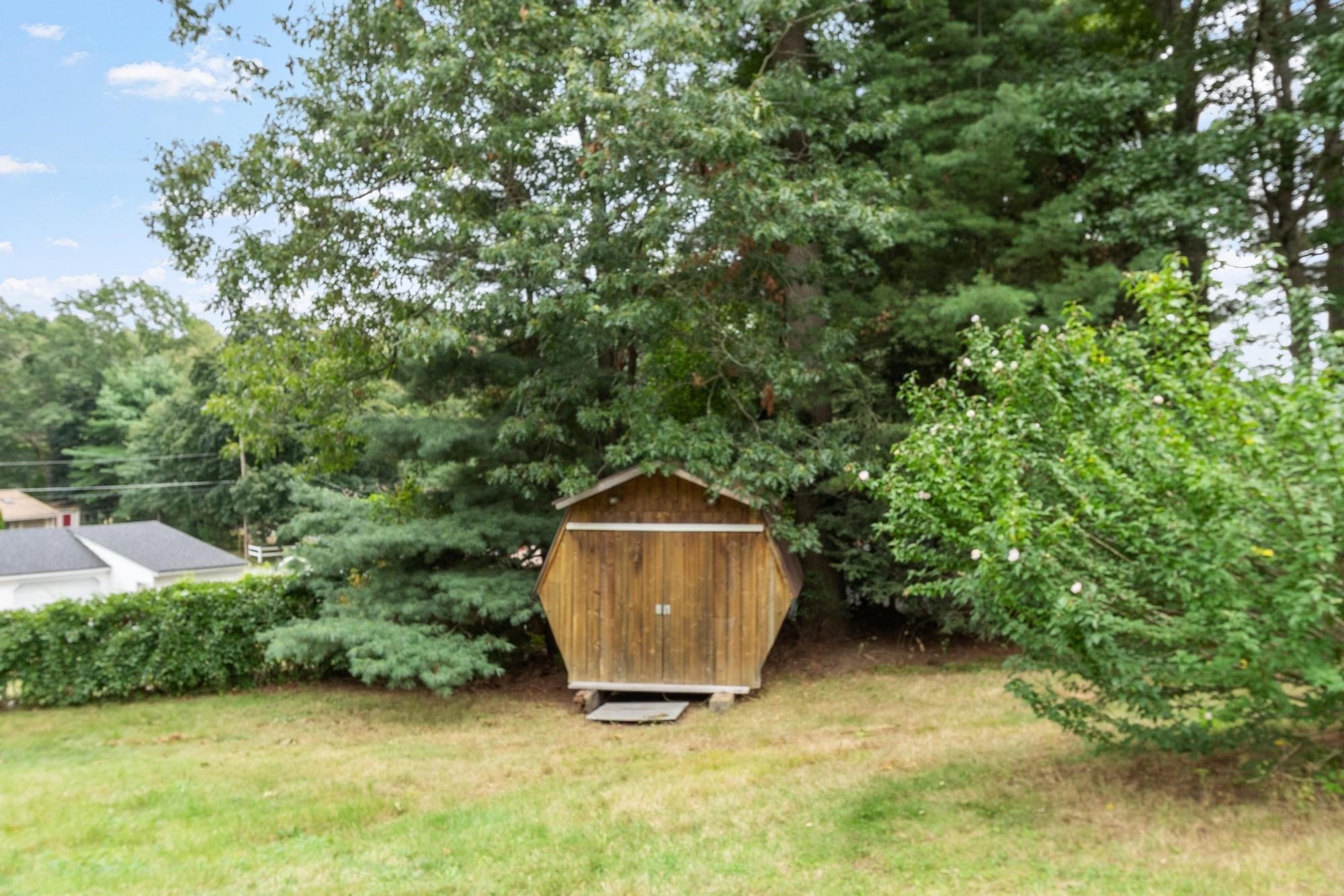 4 Algonquin Rd Property Photo 7