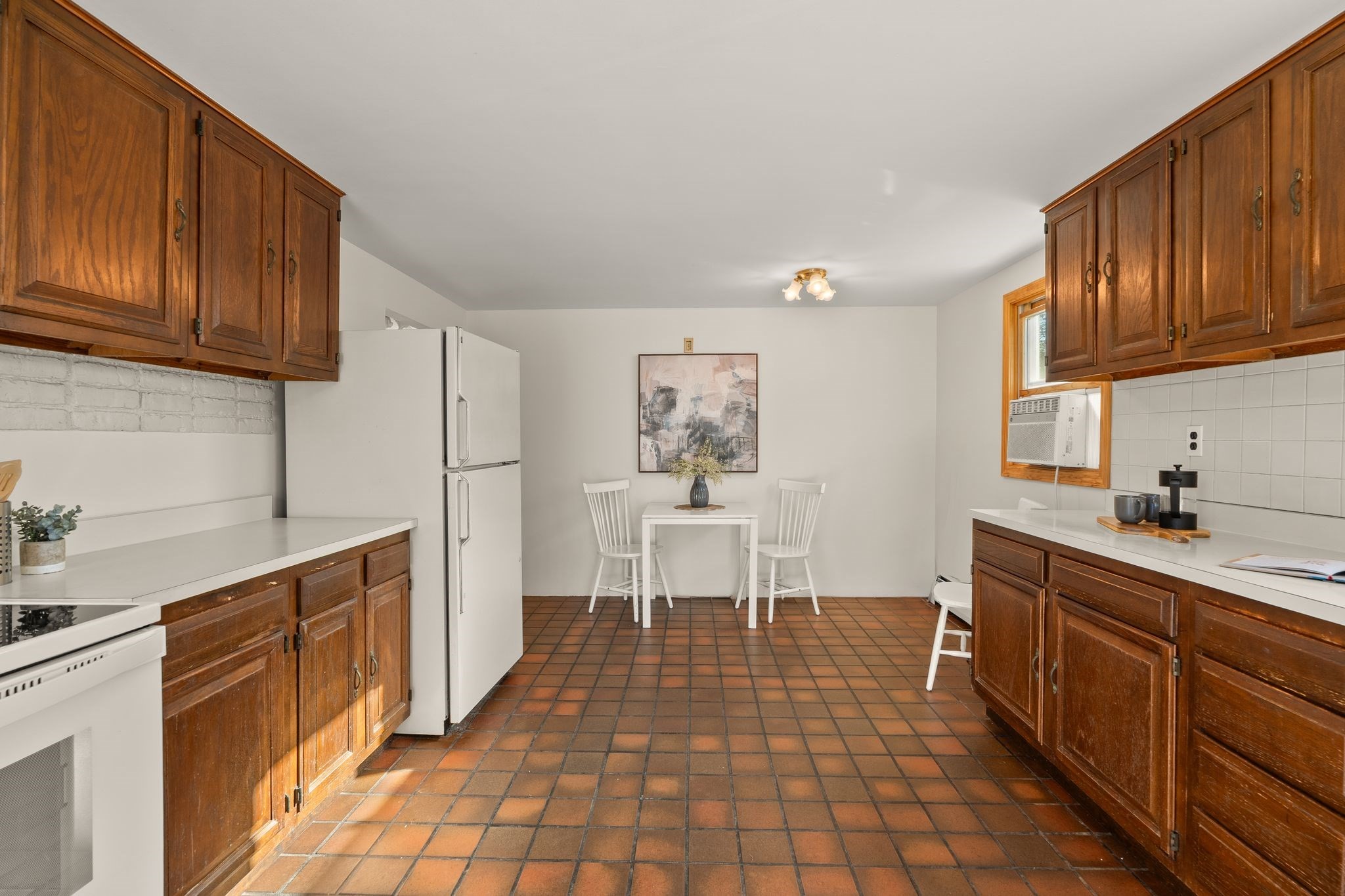 298 Forest St Property Photo 15