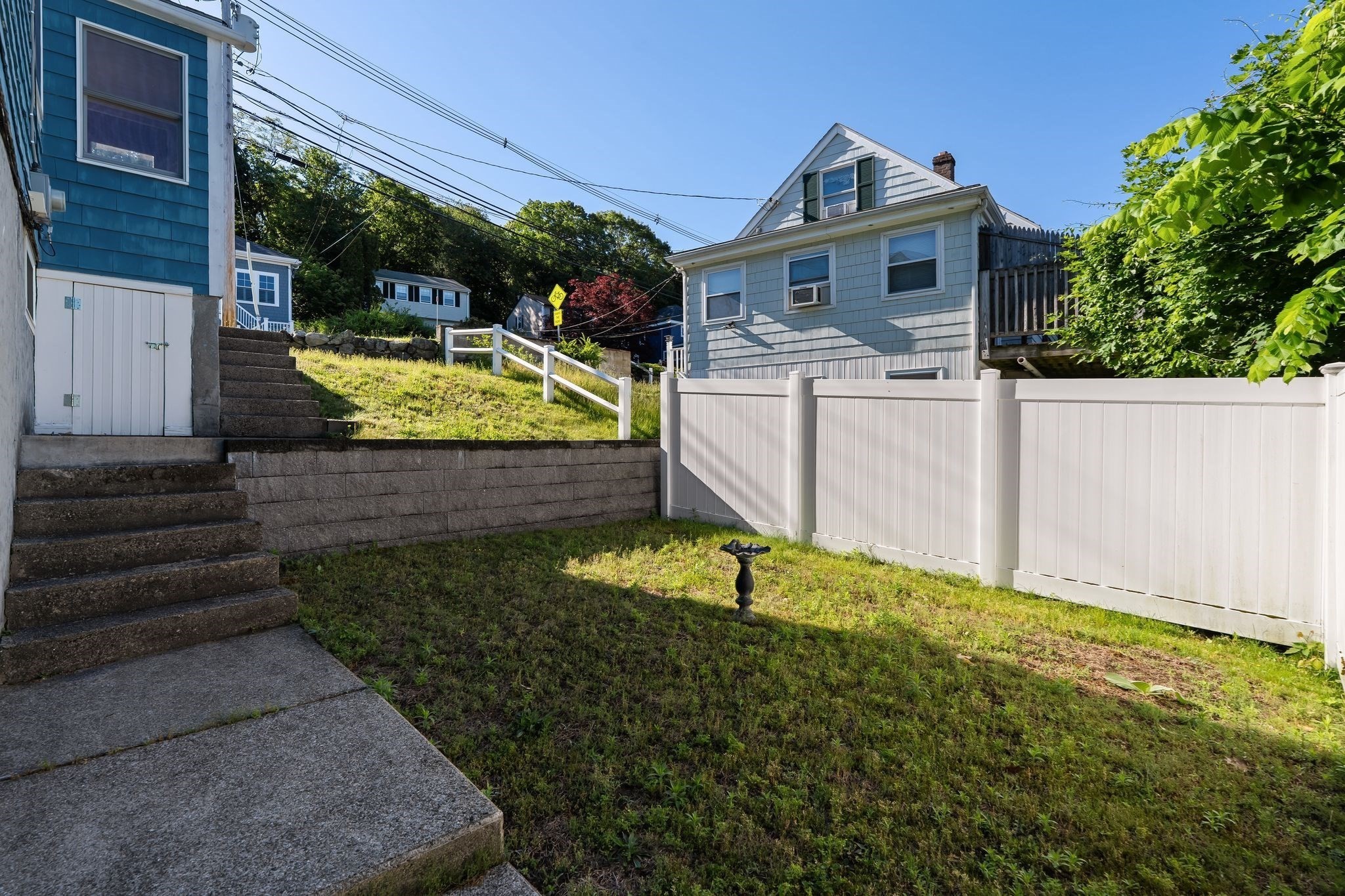 298 Forest St Property Photo 34