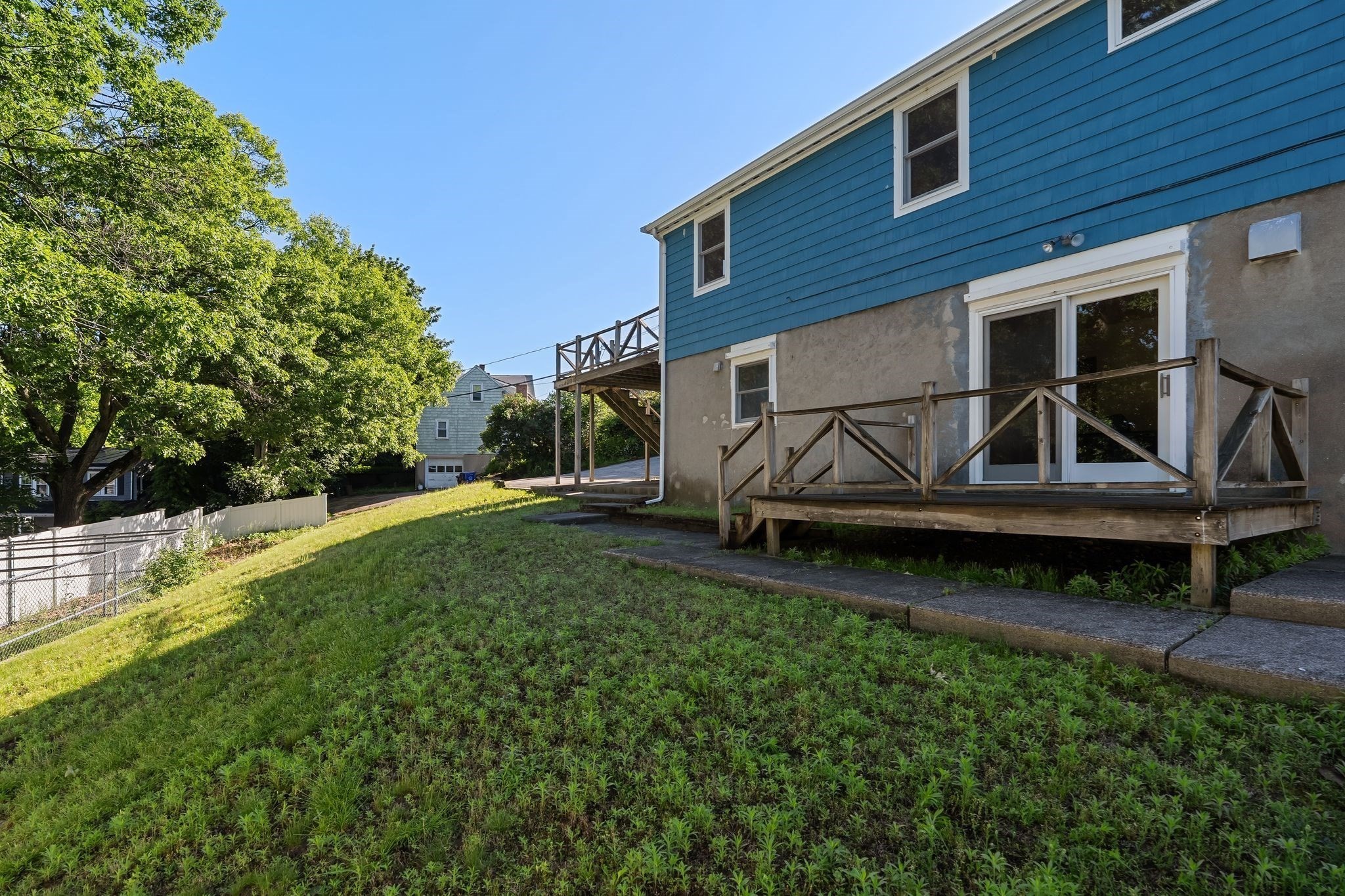 298 Forest St Property Photo 36