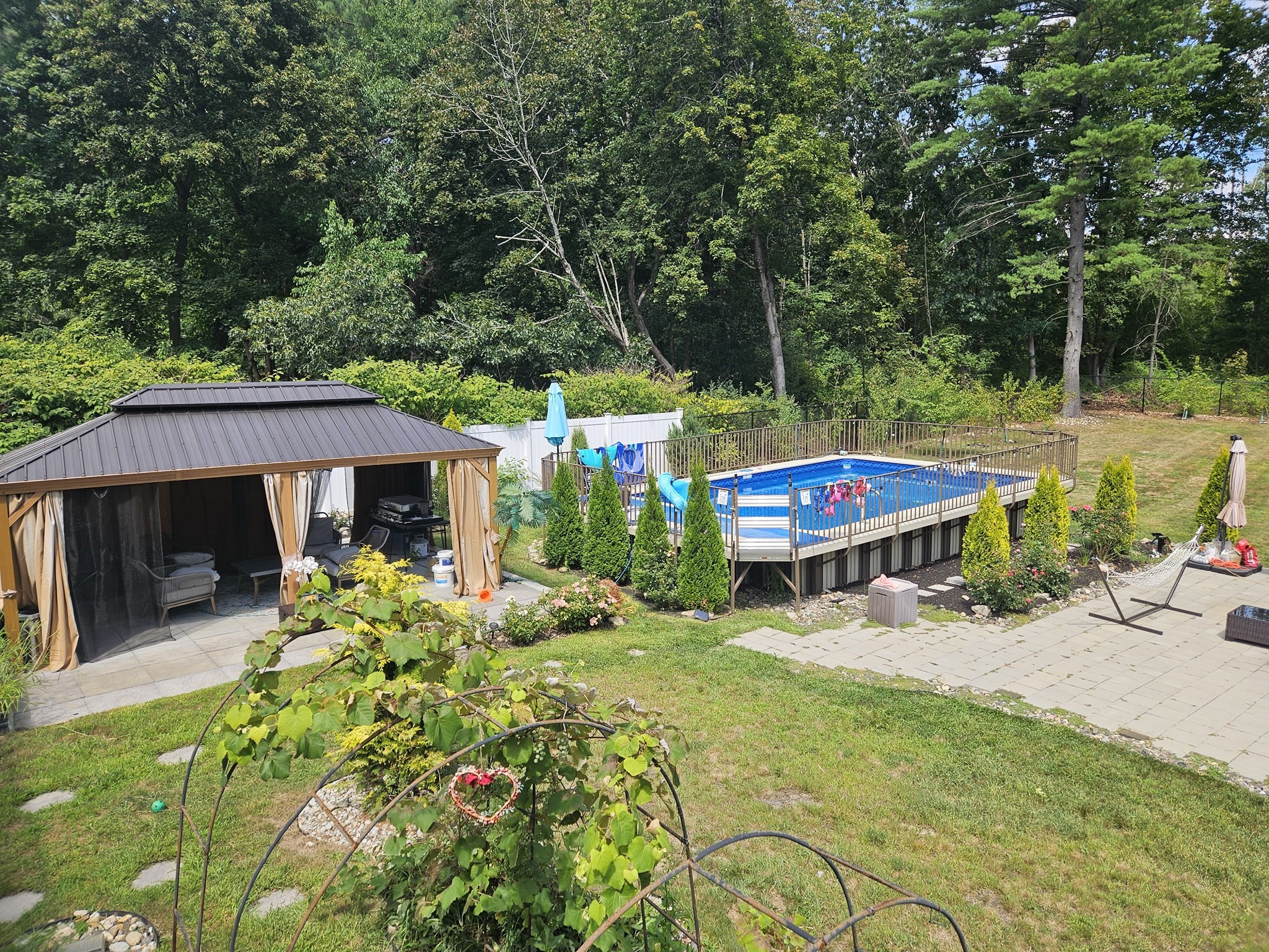 399 North Street Property Photo 12
