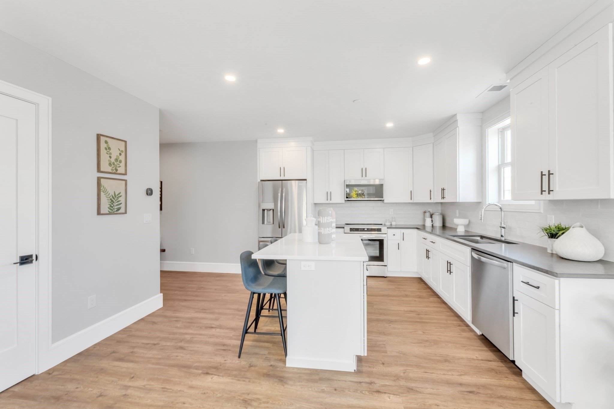 1000 Washington # 203 Property Photo 3