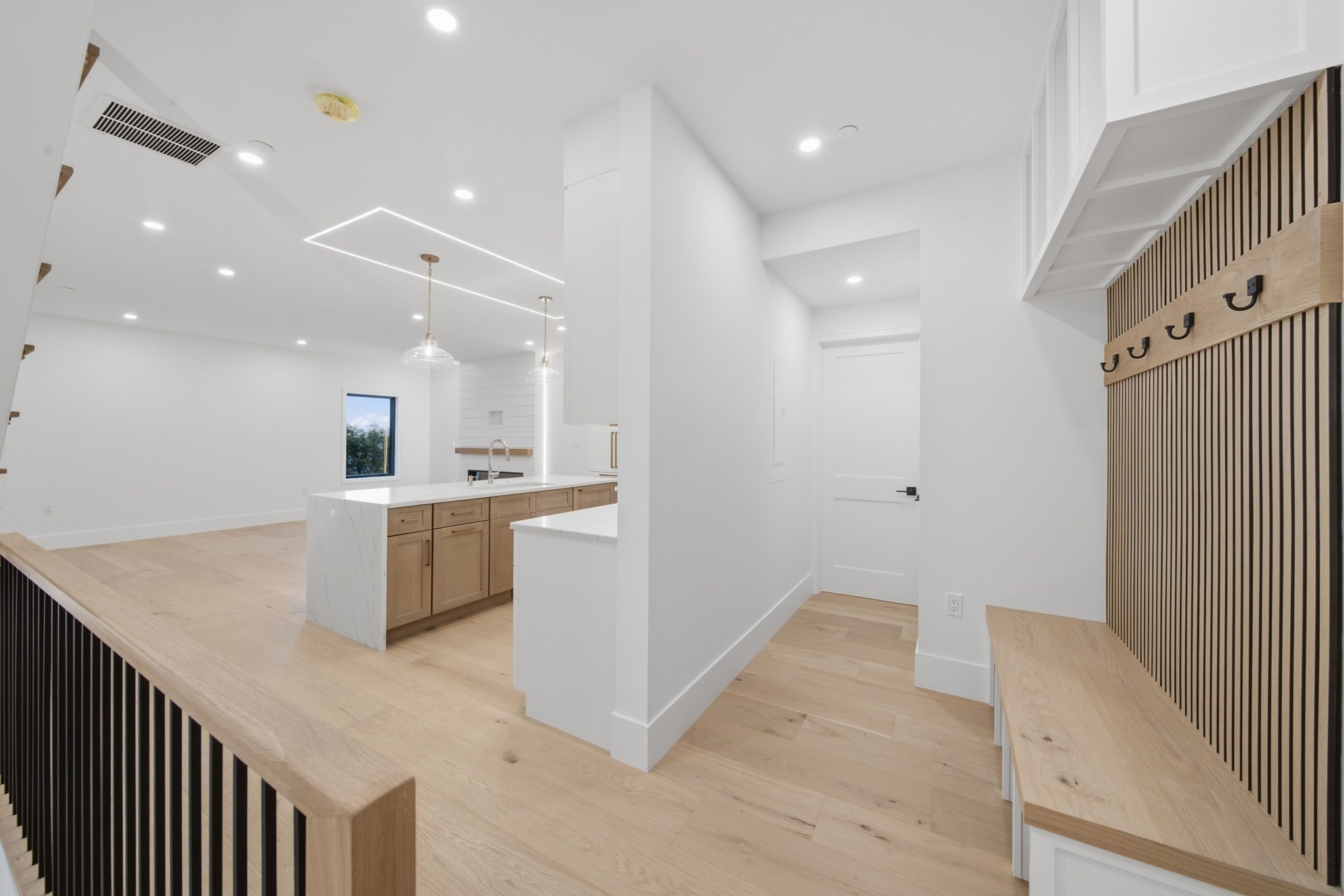 421 East 6th Street Property Photo 10