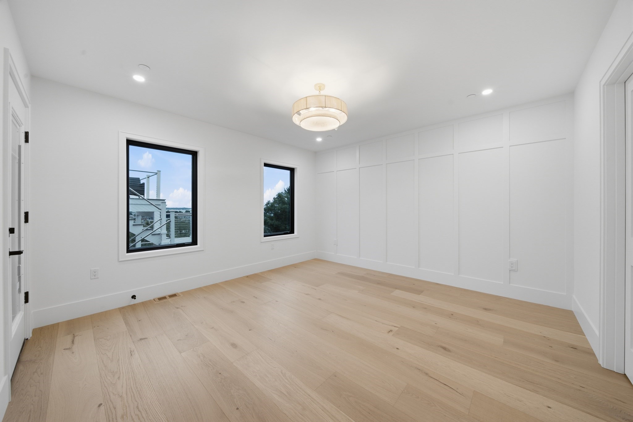 421 East 6th Street Property Photo 14