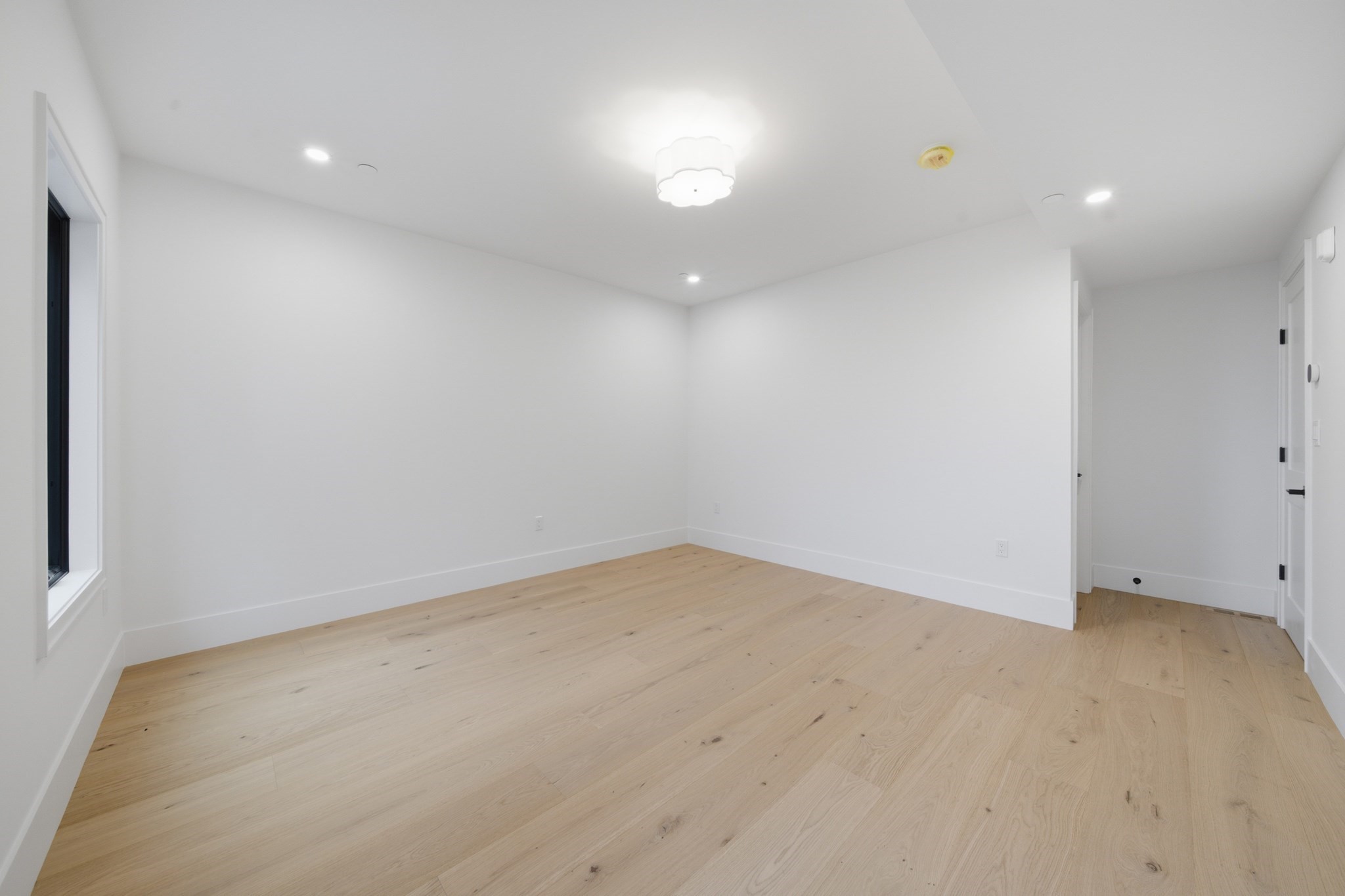421 East 6th Street Property Photo 18