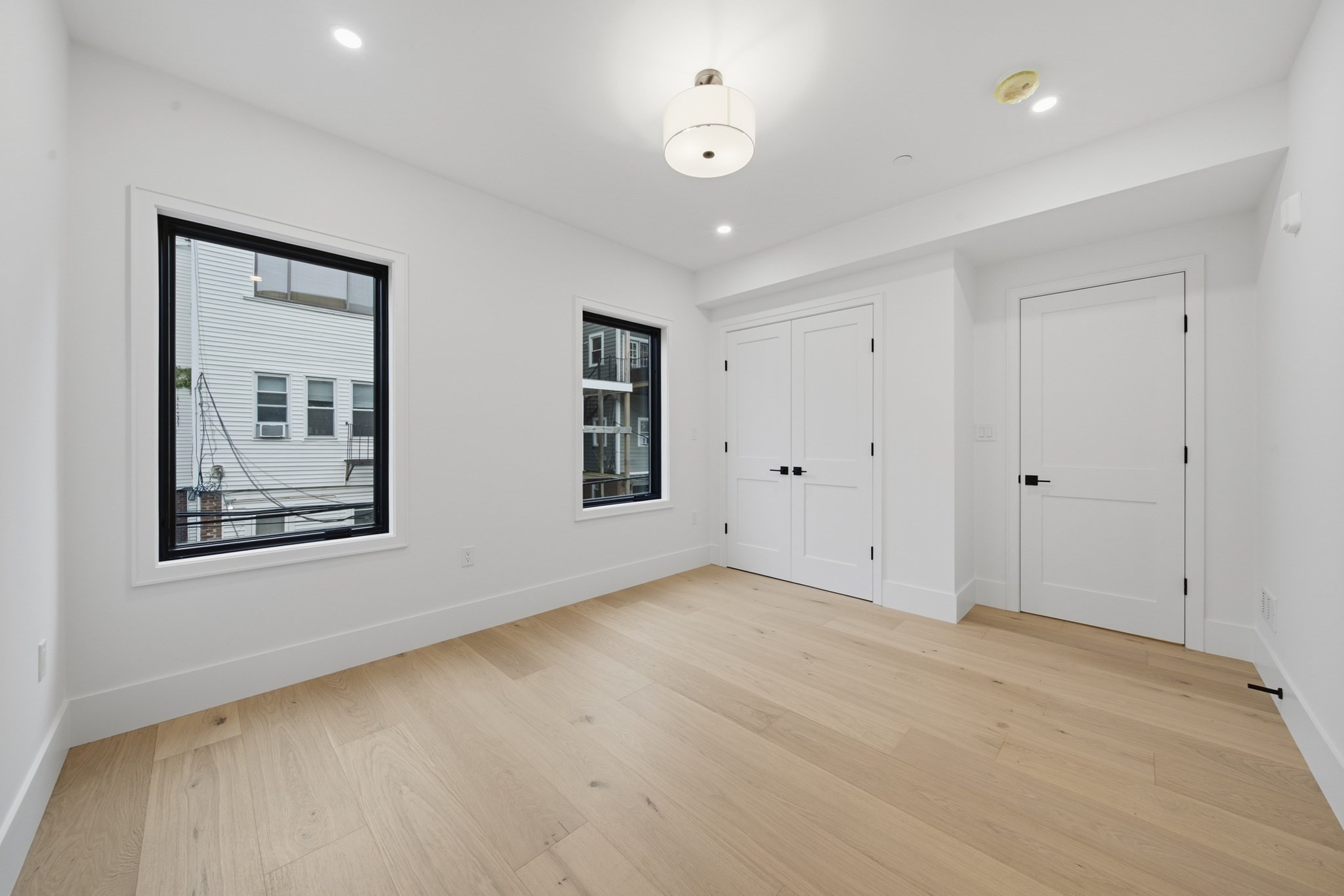 421 East 6th Street Property Photo 21