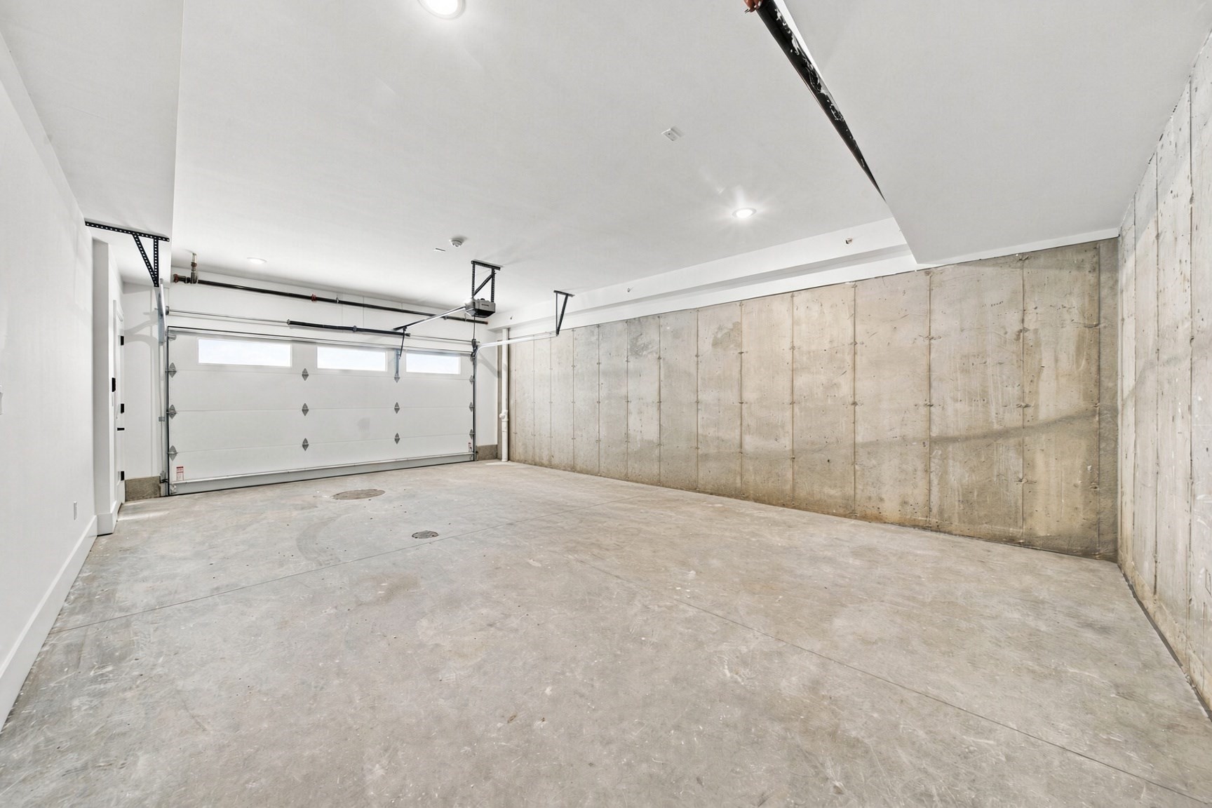 421 East 6th Street Property Photo 35