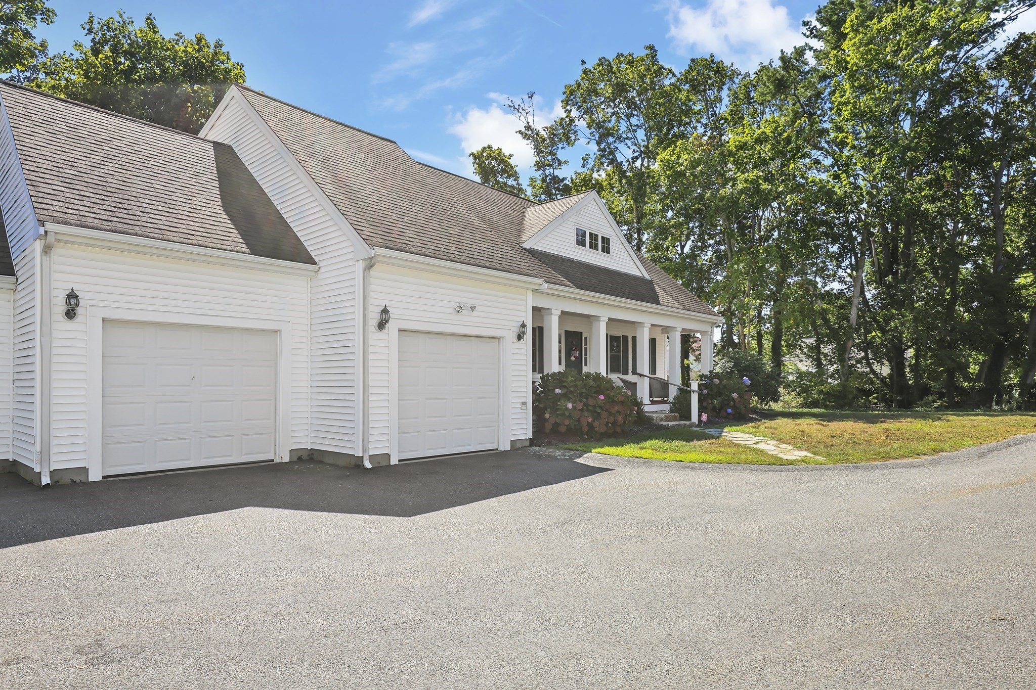 2 Rosemary Ln # A Property Photo 4