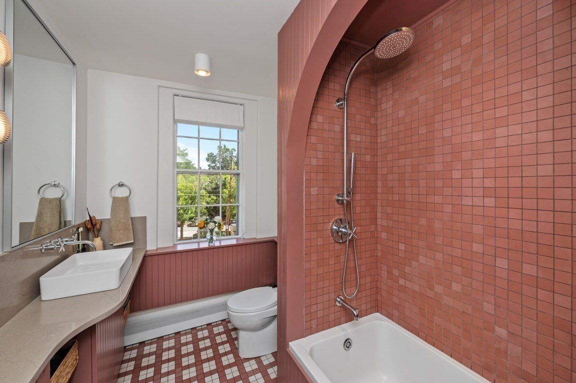 64 Bartlett St # 4 Property Photo 18