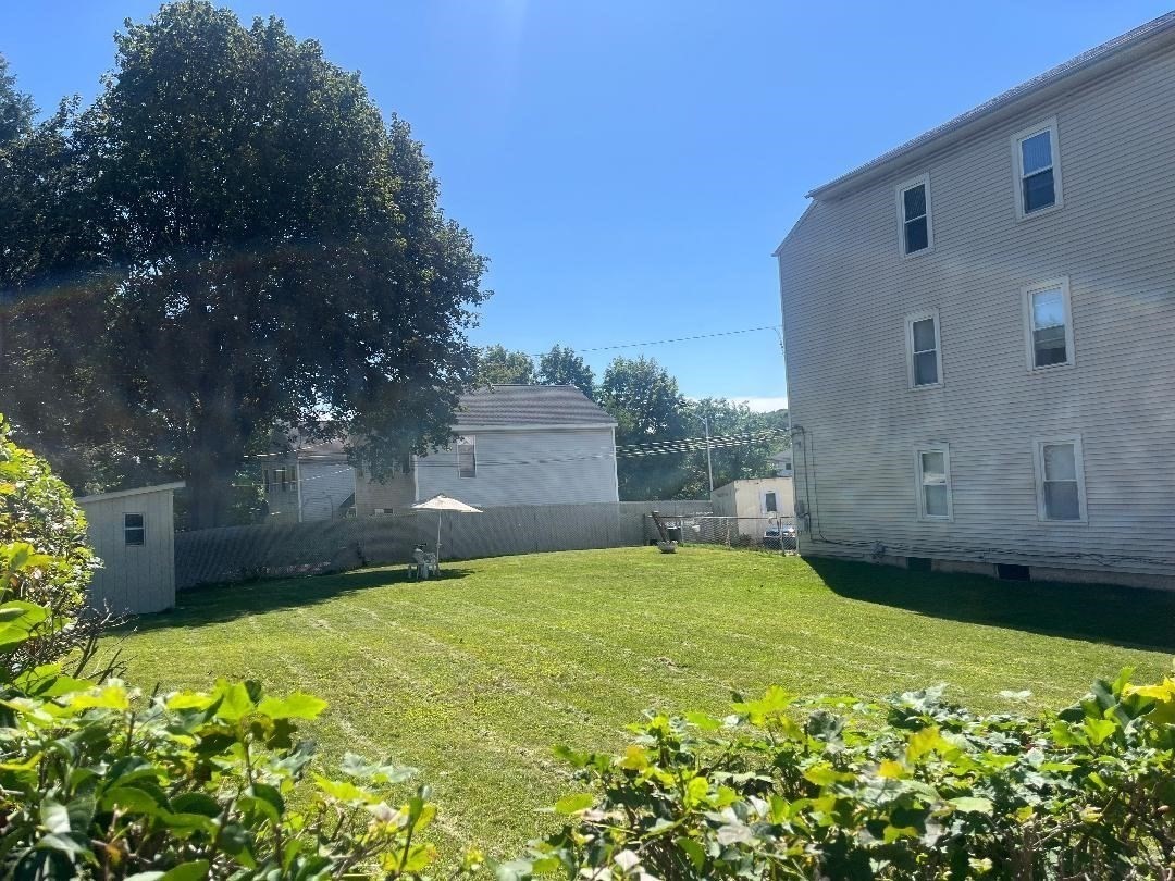 7 Maxwell St Property Photo 6