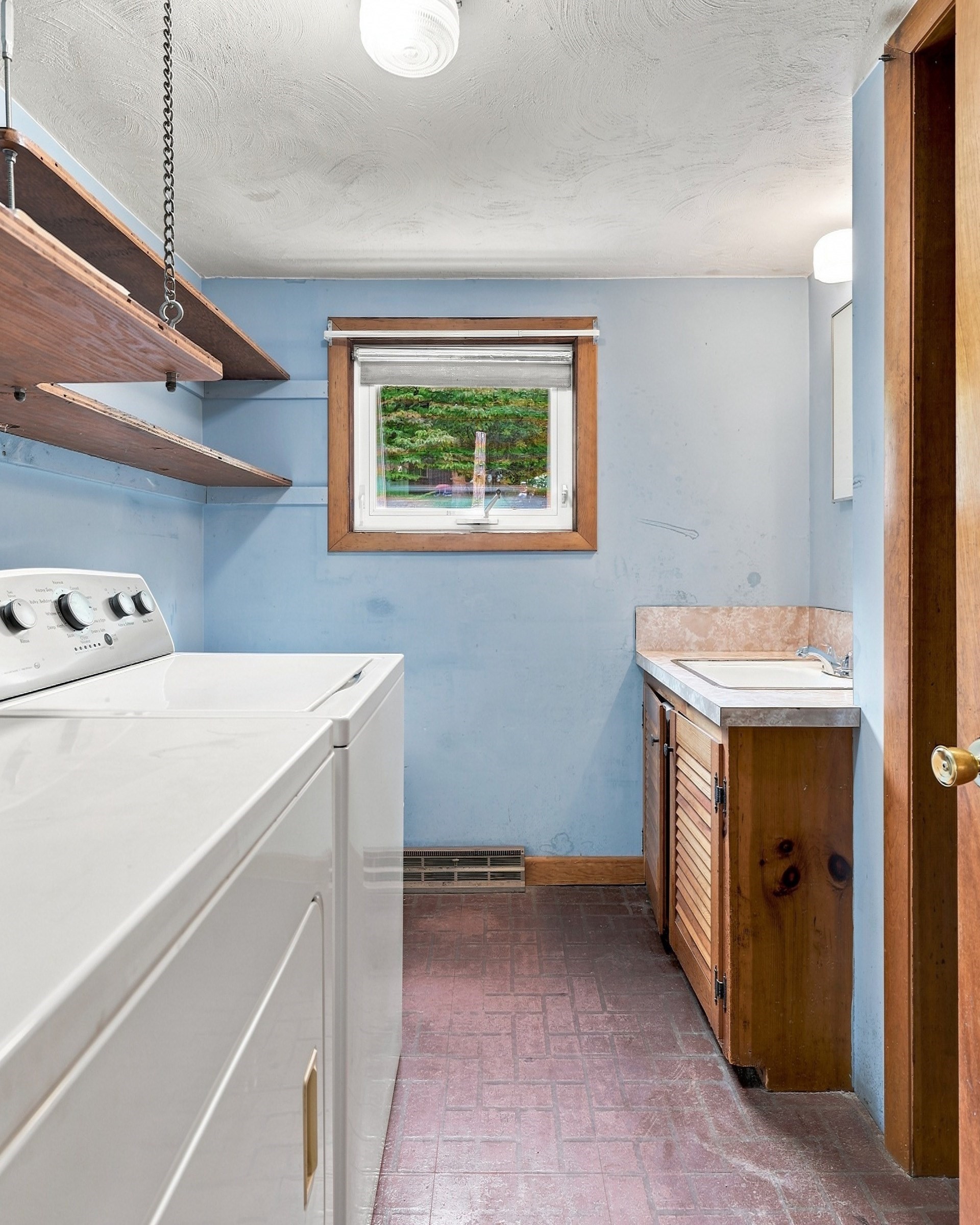 200 Hockanum Rd Property Photo 15