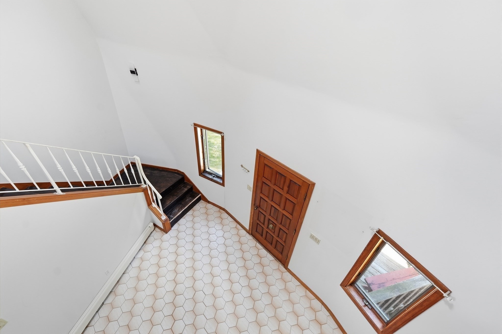 243 Oak St Property Photo 18