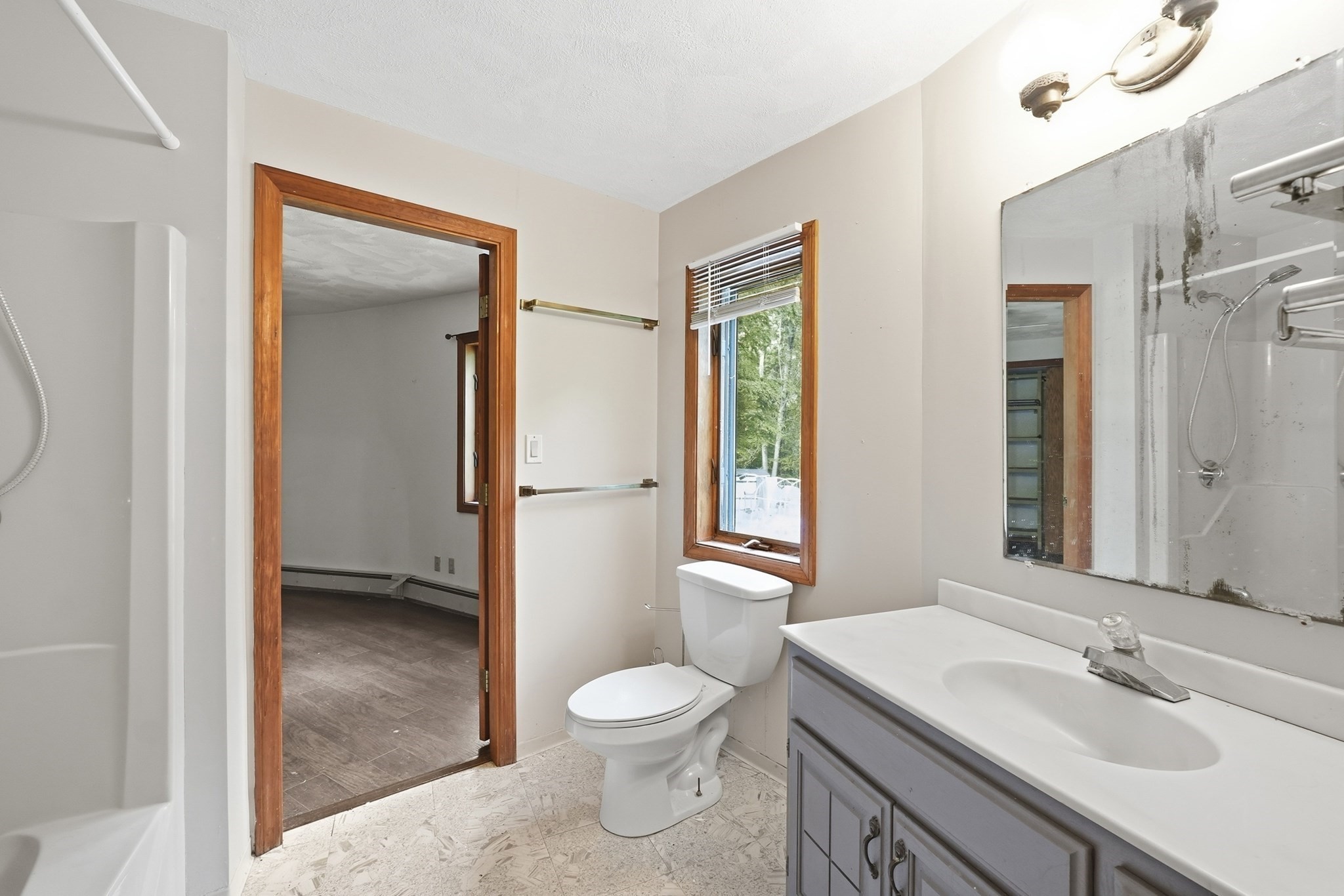 243 Oak St Property Photo 21