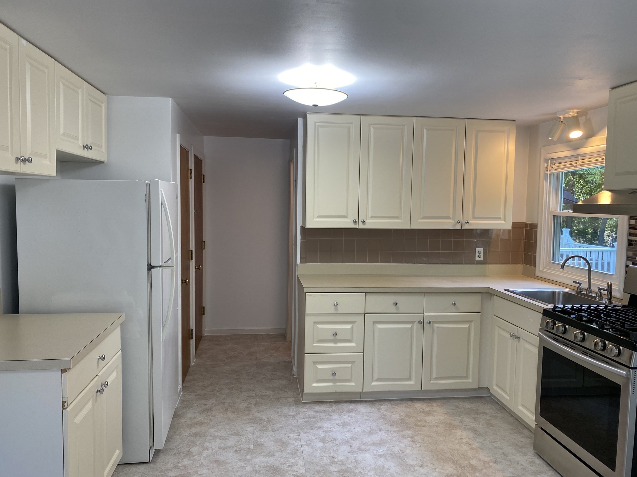 163 Maple St # 163 Property Photo 10