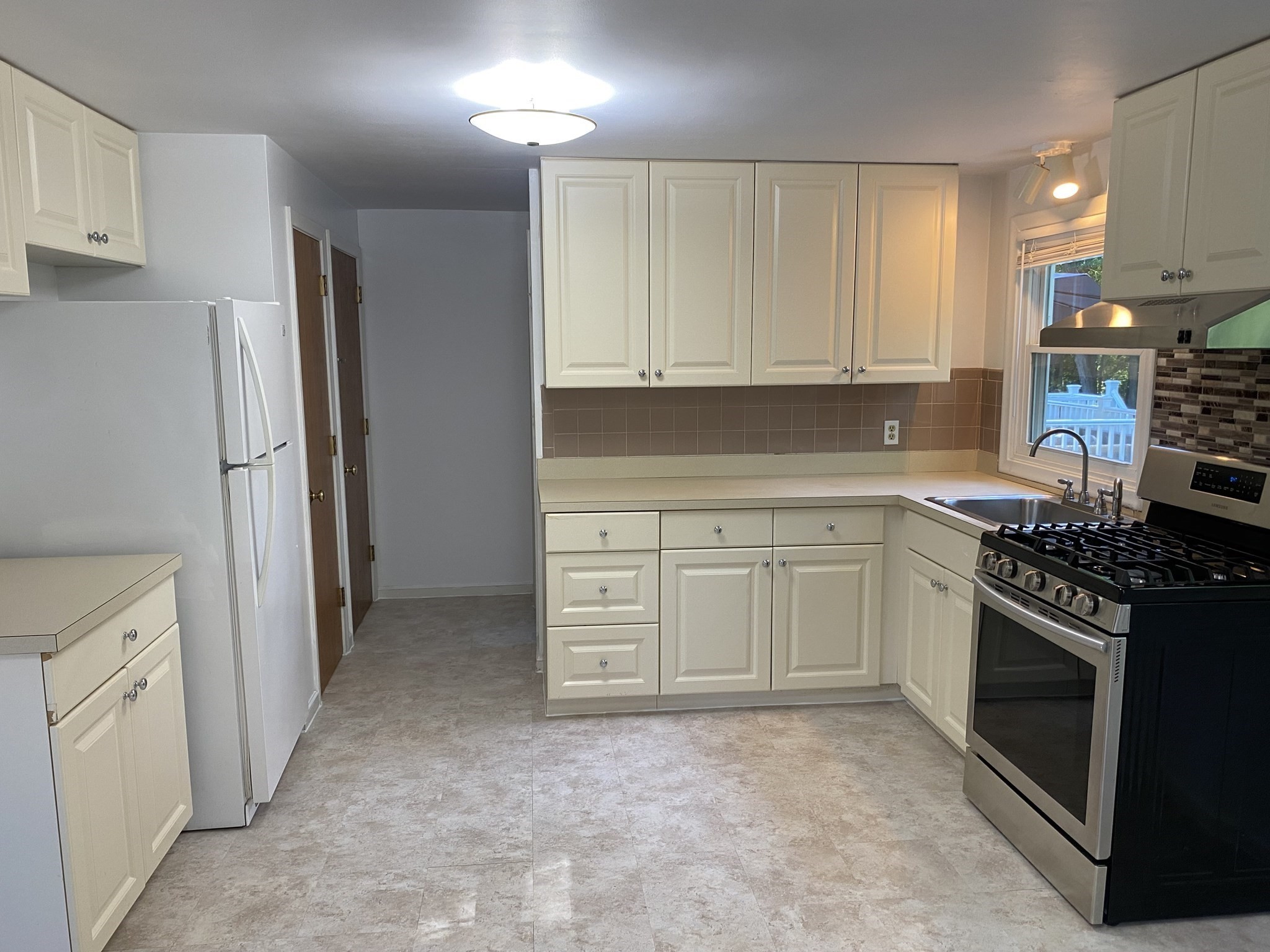 163 Maple St # 163 Property Photo 11