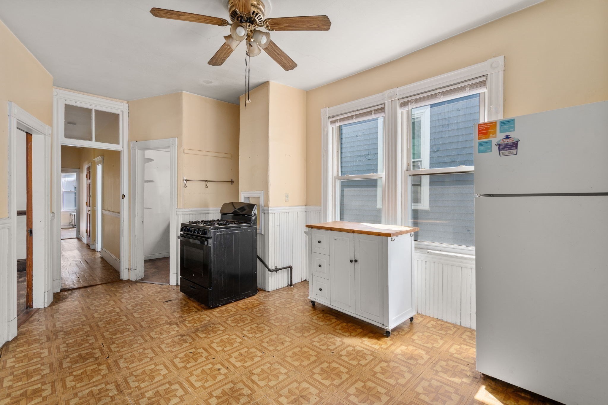 735 Parker Street Property Photo 5