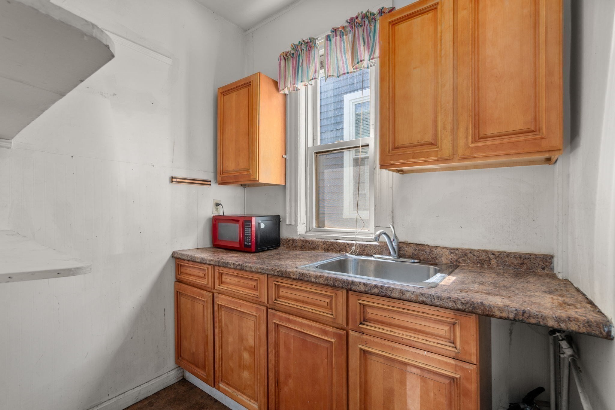 735 Parker Street Property Photo 7