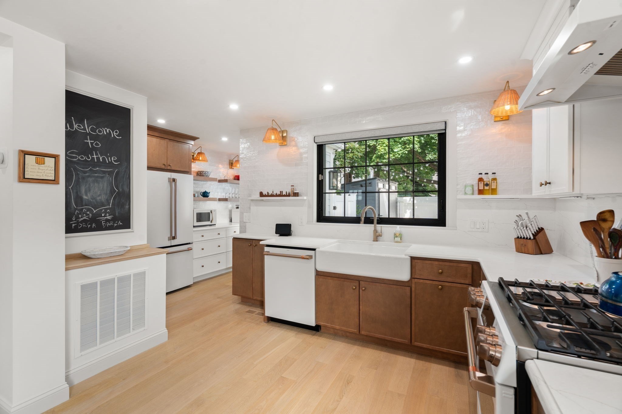 2 Leeds Street Property Photo 10
