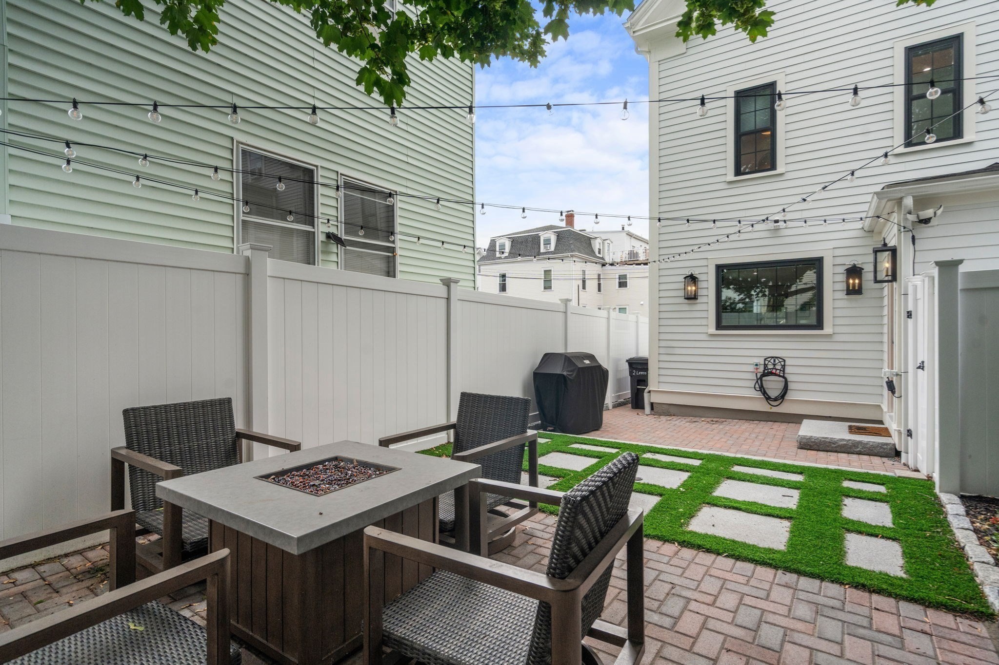 2 Leeds Street Property Photo 32