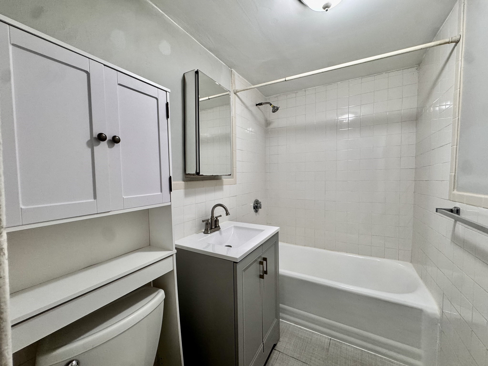 4907 Washington St # 1r Property Photo 7