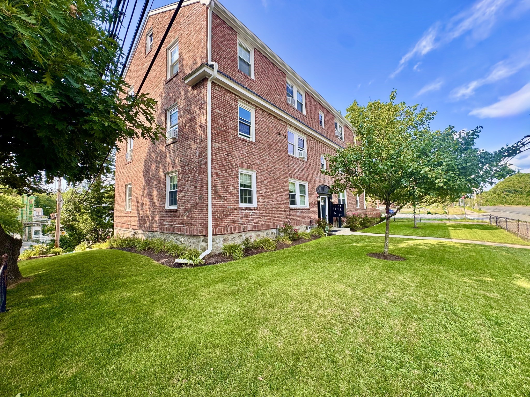 4907 Washington St # 1r Property Photo 10