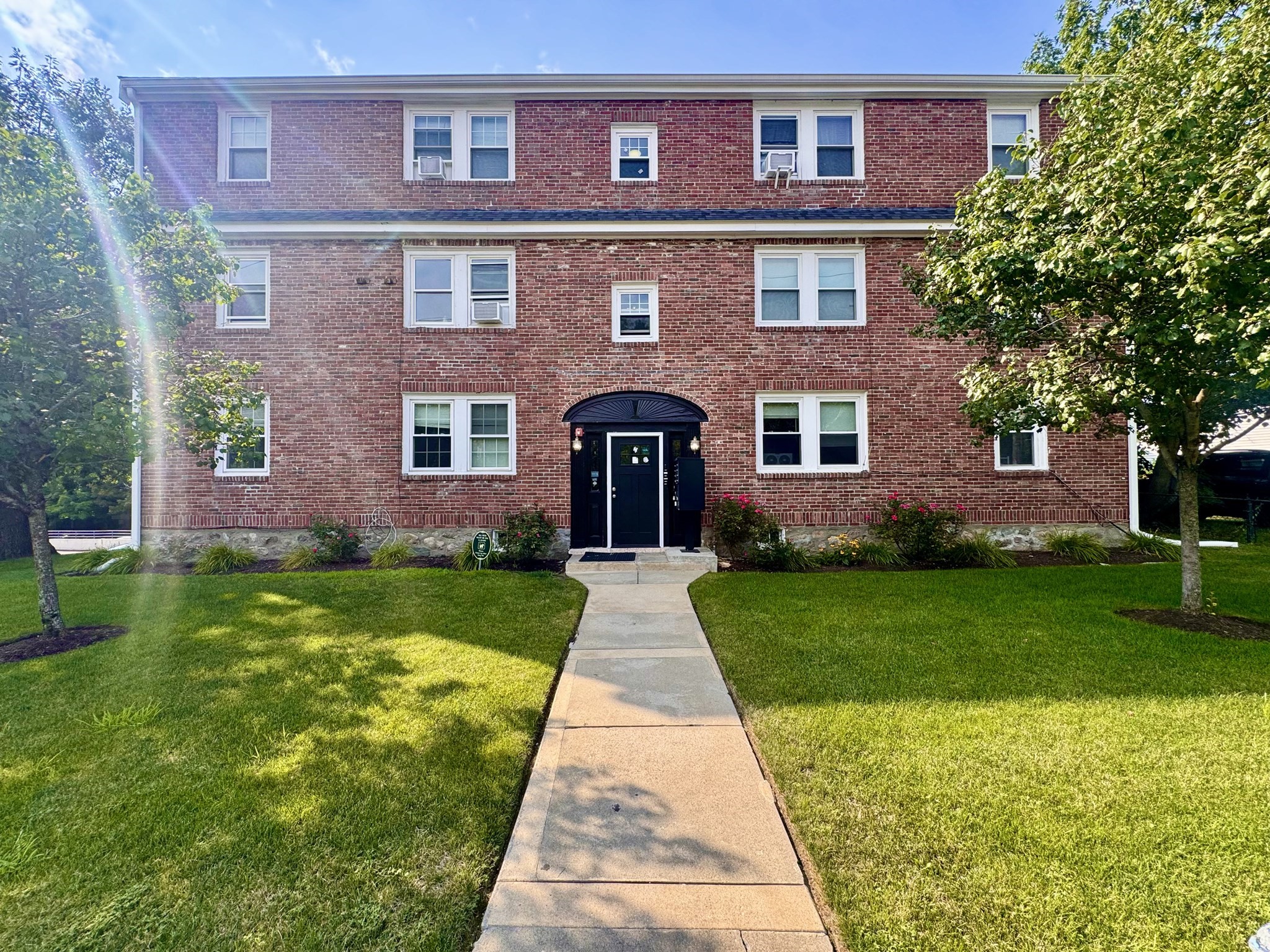 4907 Washington St # 1r Property Photo 11