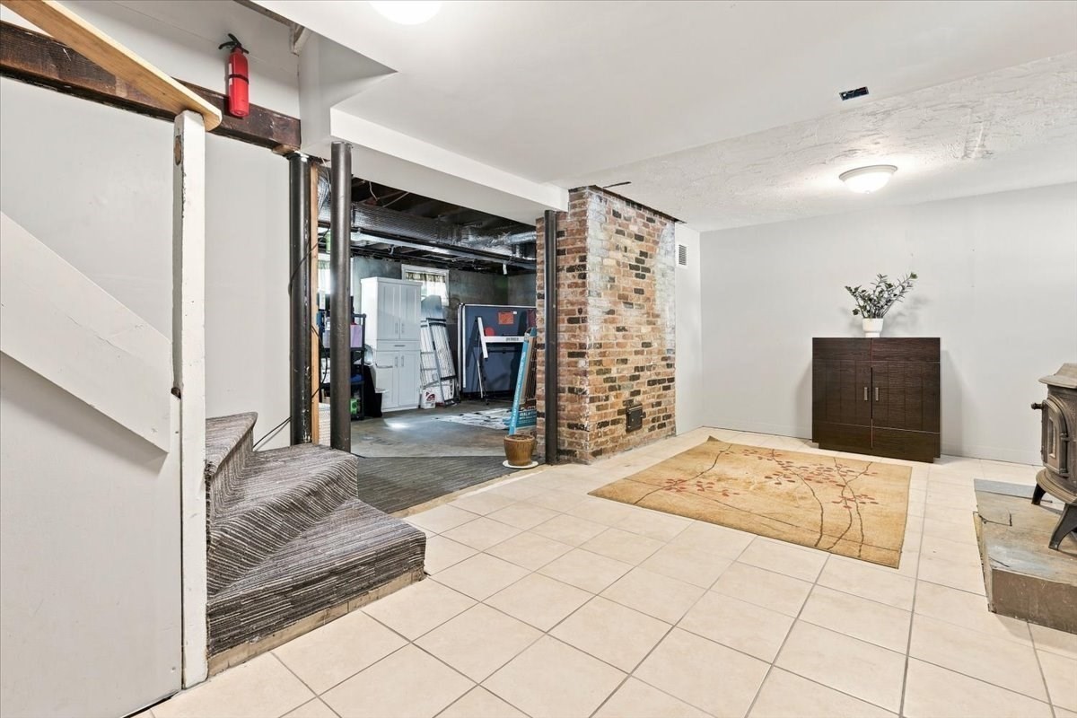 234 Allen St. Property Photo 17